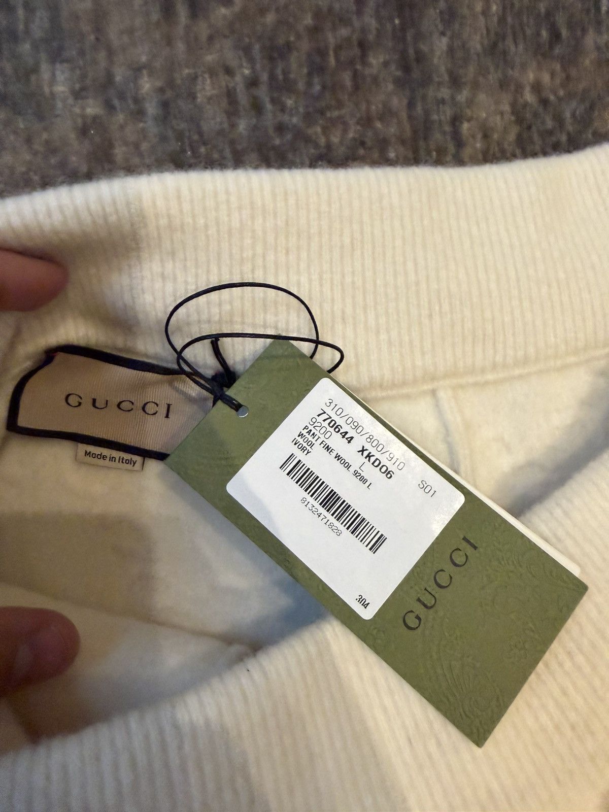 Gucci RUNWAY CREAM GUCCI SUPREME JOGGER-Size Large - Holy grail 🏆 Size US 35 - 2 Thumbnail