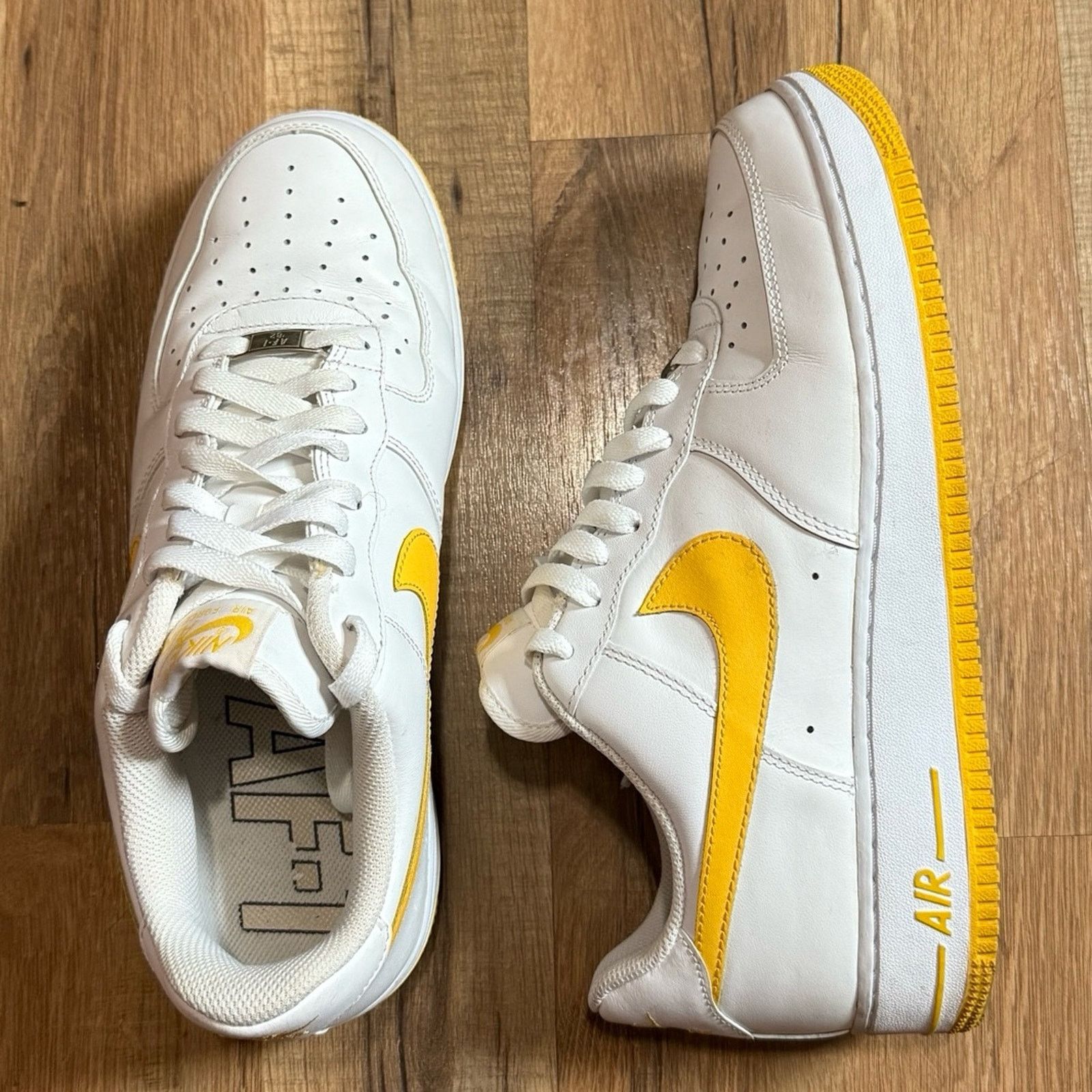 Nike 2009 Nike Air Force 1 White varsity Maize Size US 10.5 / EU 43-44 - 1 Thumbnail
