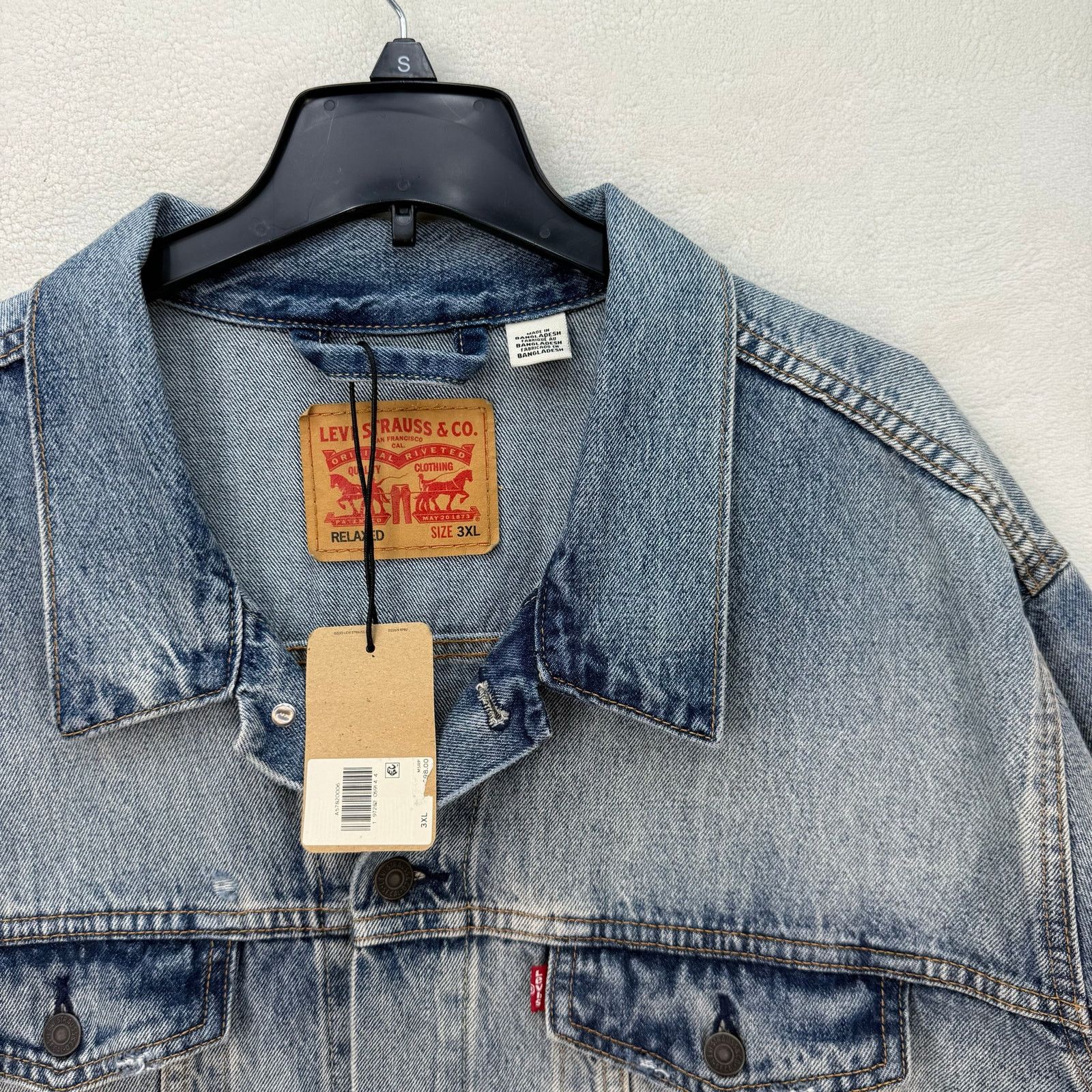 Levi's LEVI'S MEN'S 3XL TRUCKER DENIM JACKET WASH BLUE A57820006 Size US XXL / EU 58 / 5 - 2 Thumbnail