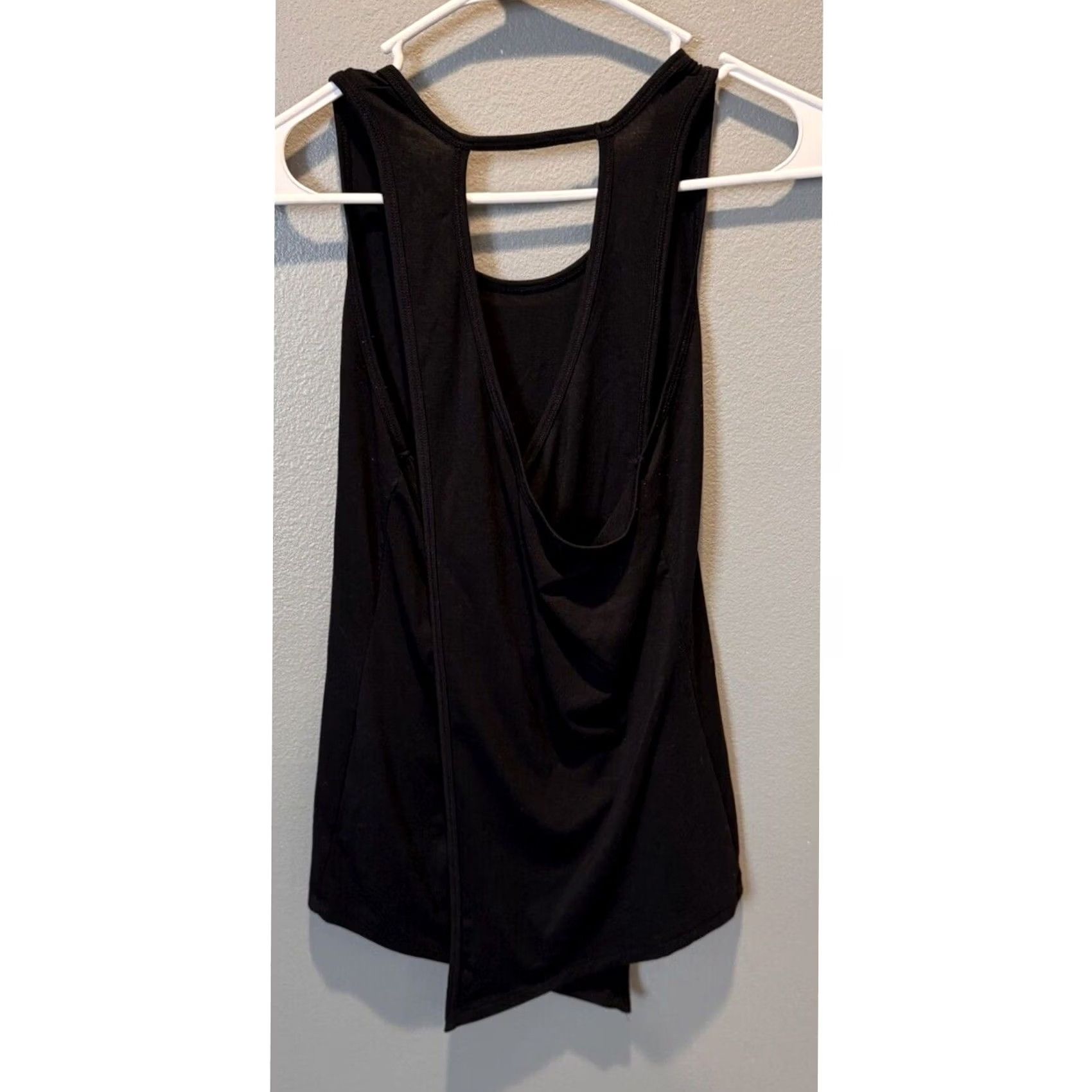 Athleta Athleta Essence Tank Shirt Black Top Size XS Size XS / US 0-2 / IT 36-38 - 2 Thumbnail