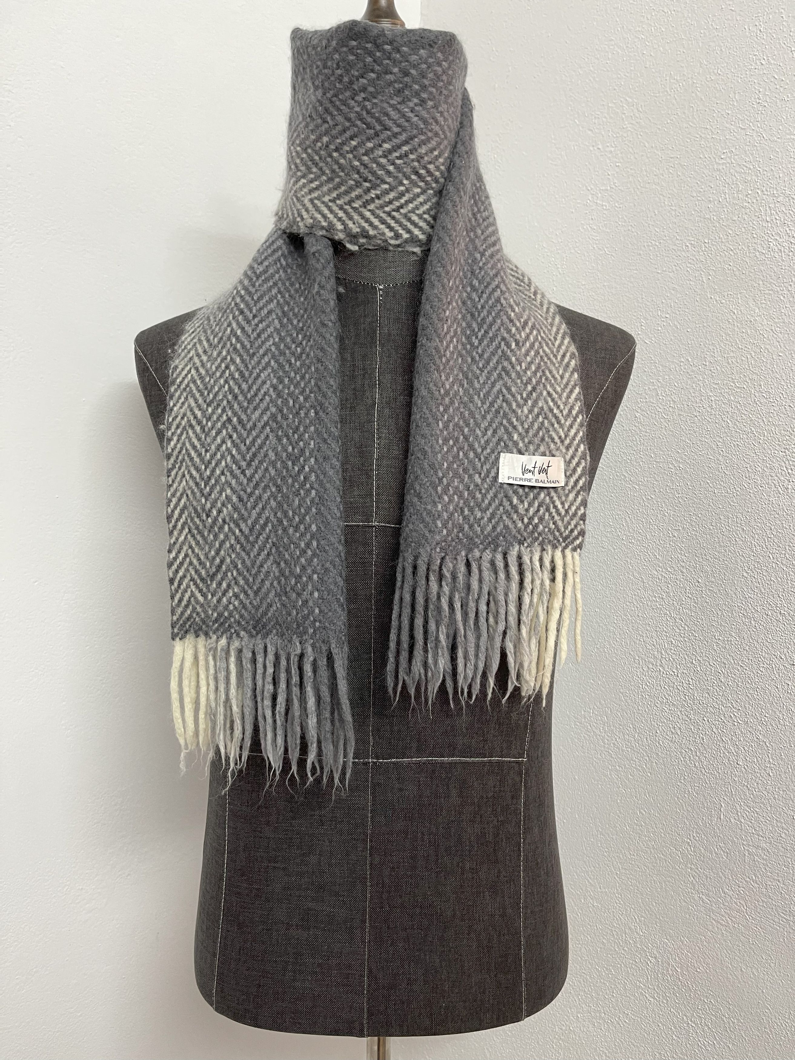 Pierre Balmain Vintage Pierre Balmain Scarf / Muffler - 6056 Size ONE SIZE - 1 Thumbnail