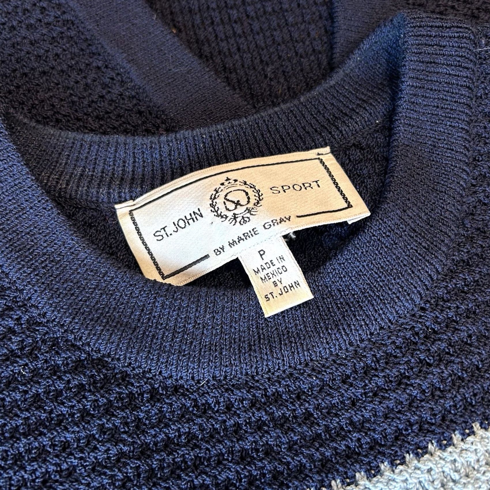 St. John St. John Sport 2Pc Knit Cardigan & Shirt Set Women’s Small Cardigan & knit shirt Navy Blue Solid Santana Knit V-Neck Button 2 Piece Women Mens Womens Size S / US 4 / IT 40 - 6 Thumbnail