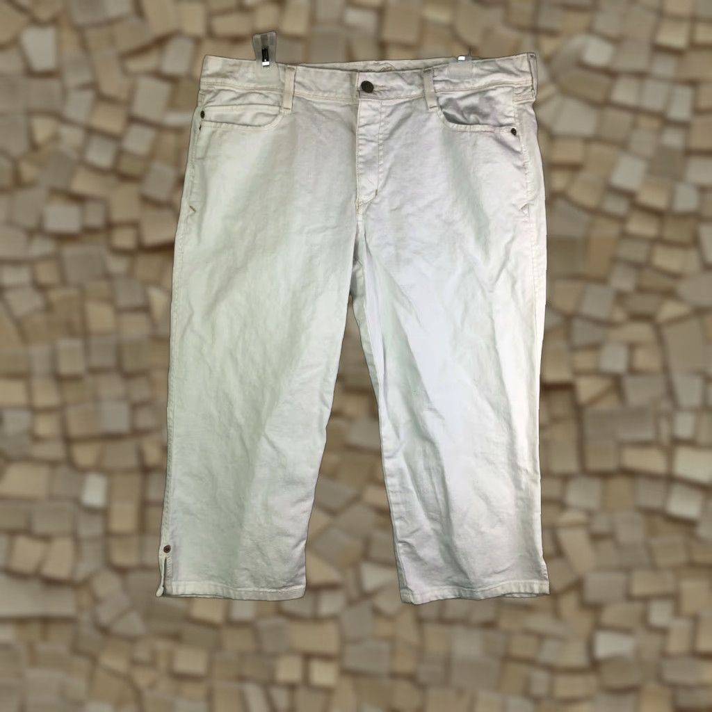 Eddie Bauer Eddie Bauer Jeans Capri Womens Blue 12 Regular Mid Rise 19 Inseam 29 Measured Vintage No - White Capri? Size 34" / US 12 / IT 48 - 1 Thumbnail