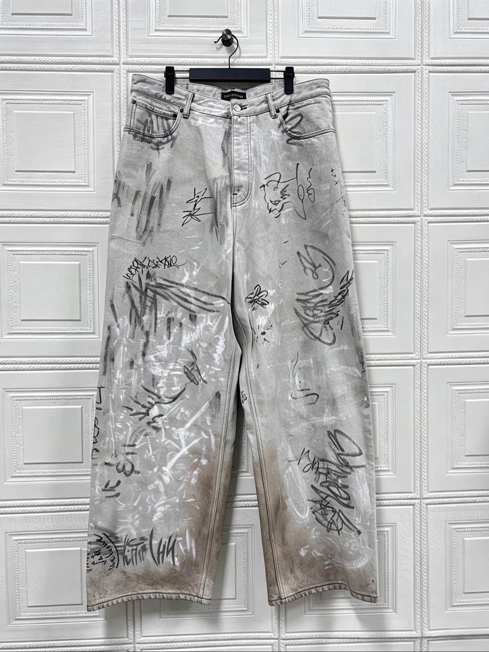 Balenciaga Balenciaga Graffiti Print Denim Jeans Size M Size US 32 / EU 48 - 1 Thumbnail