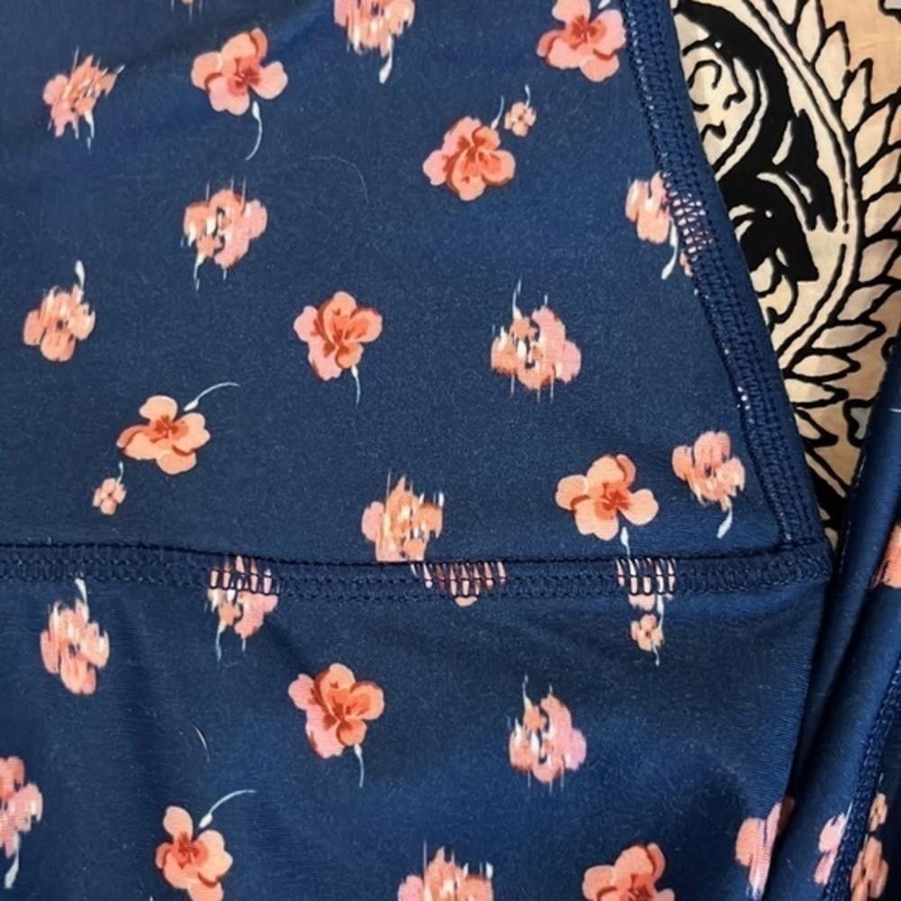 Spiritual Gangster Spiritual Gangster floral legging and bra set used! Size 26" / US 2 / IT 38 - 7 Thumbnail