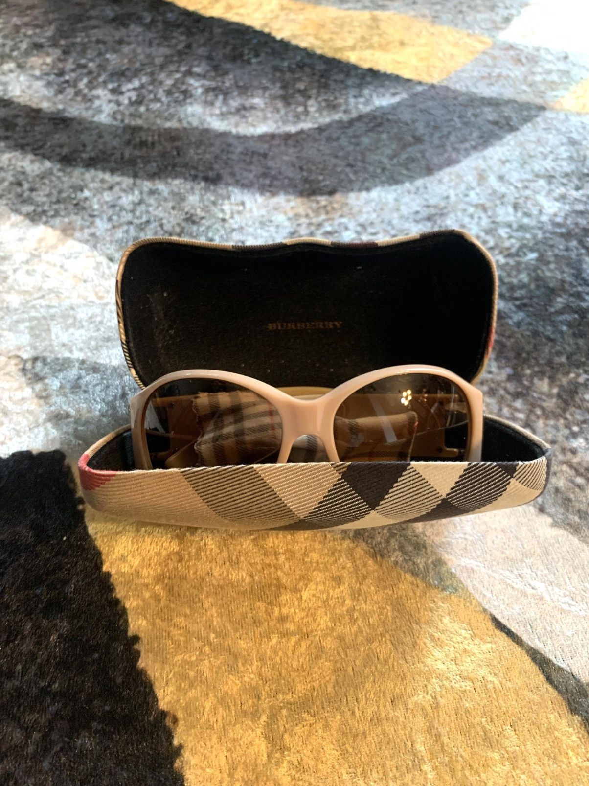 Burberry Burberry Sunglasses Pink Size ONE SIZE - 2 Thumbnail