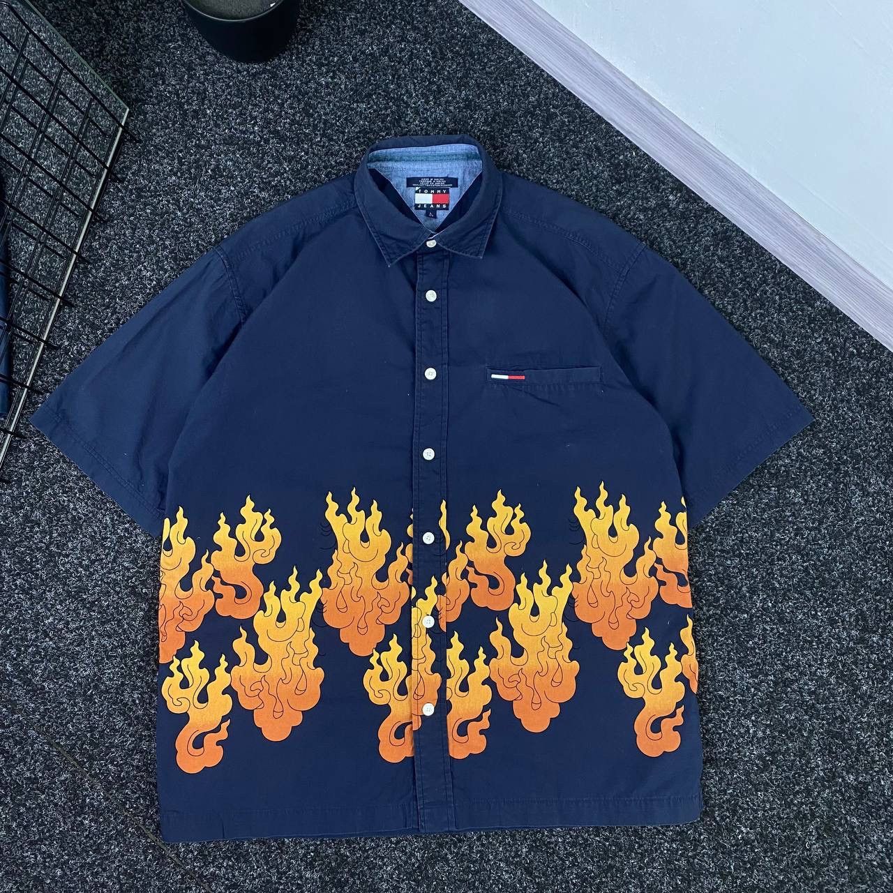 Tommy Hilfiger 90s shirt flames Hawaiian over print Japan Tommy Hilfiger Size US L / EU 52-54 / 3 - 2 Thumbnail