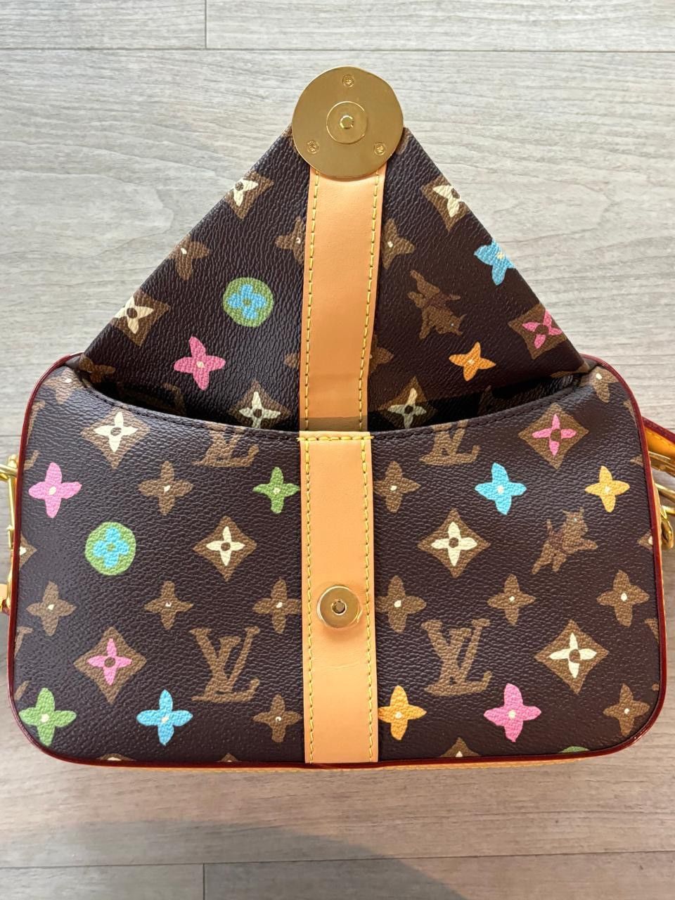 Louis Vuitton Louis Vuitton Tyler the Creator Envelope Messenger Size ONE SIZE - 10 Thumbnail
