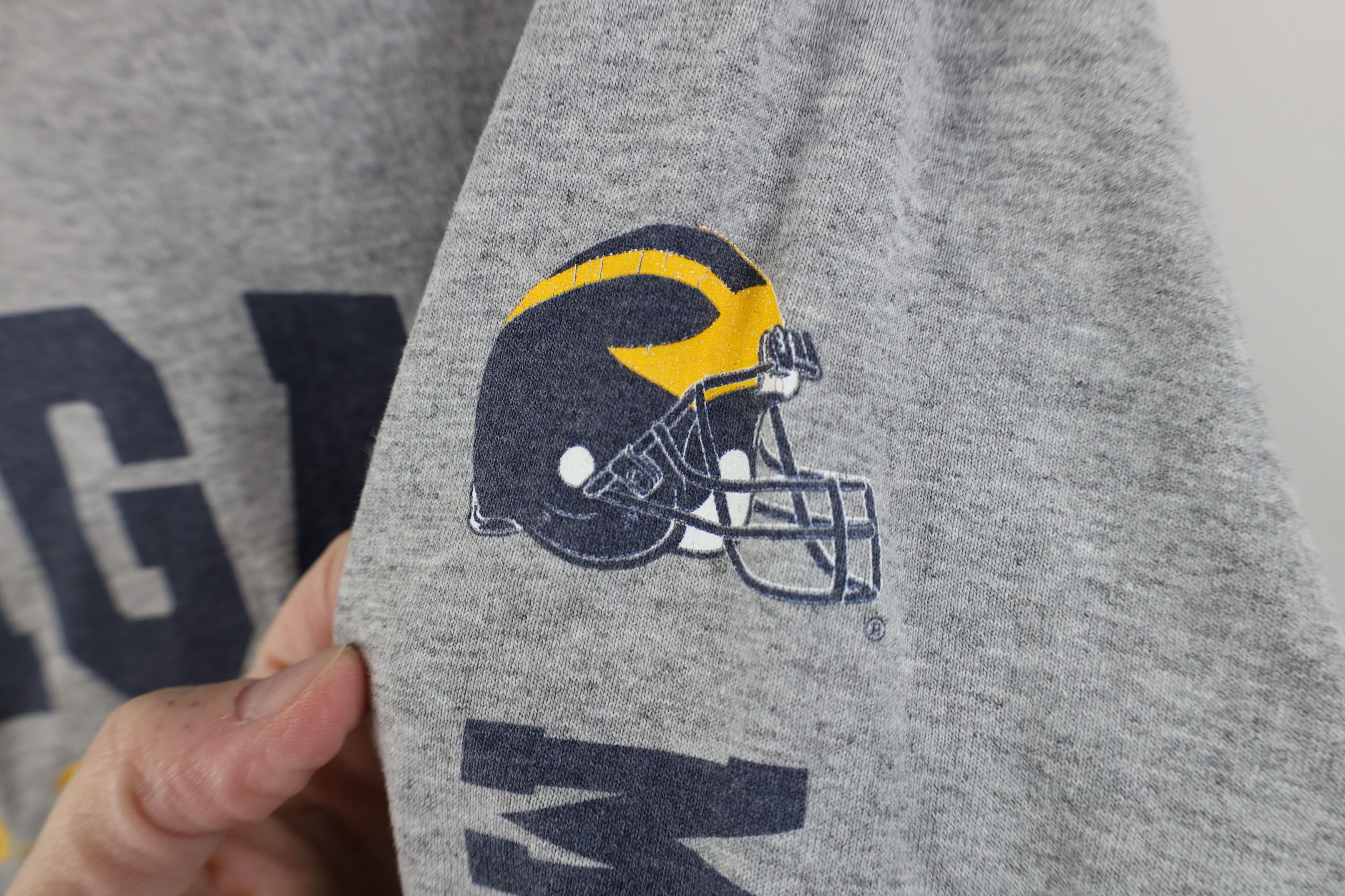 Vintage Vintage 90s University of Michigan Long Sleeve T-Shirt Size US L / EU 52-54 / 3 - 9 Thumbnail