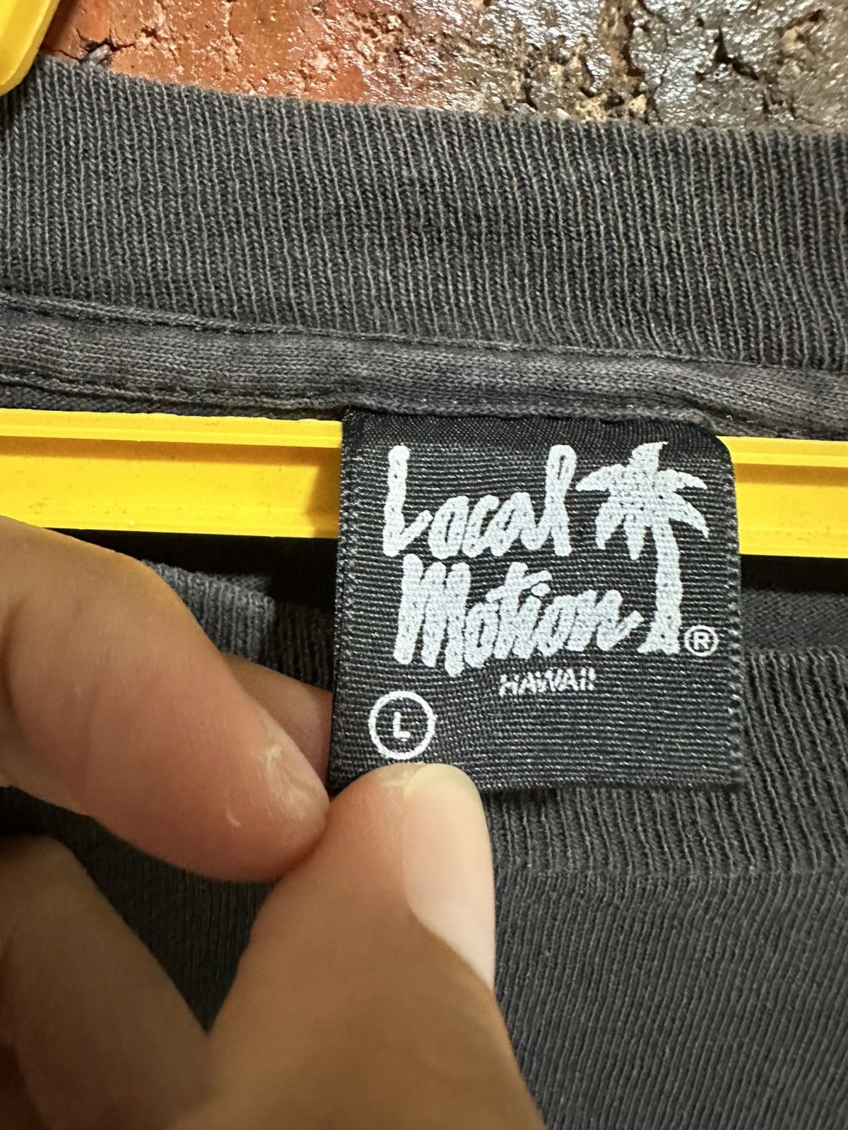 Vintage Vintage 90s Local Motion Hawaii Faded Tee Size US L / EU 52-54 / 3 - 4 Thumbnail
