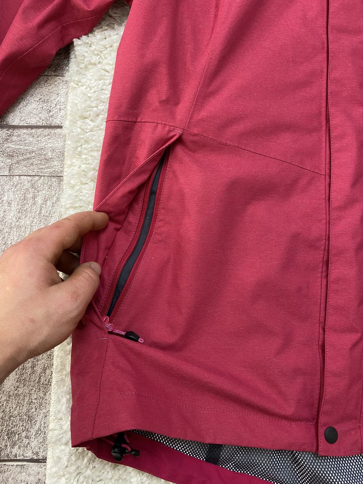Berghaus × Japanese Brand Berghaus Women's Elara Waterproof Jacket Size S / US 4 / IT 40 - 5 Thumbnail