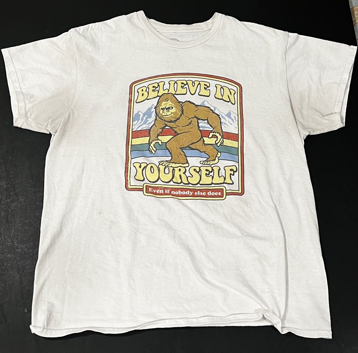 Vintage Vintage Bigfoot White T-shirt Size US L / EU 52-54 / 3 - 1 Thumbnail