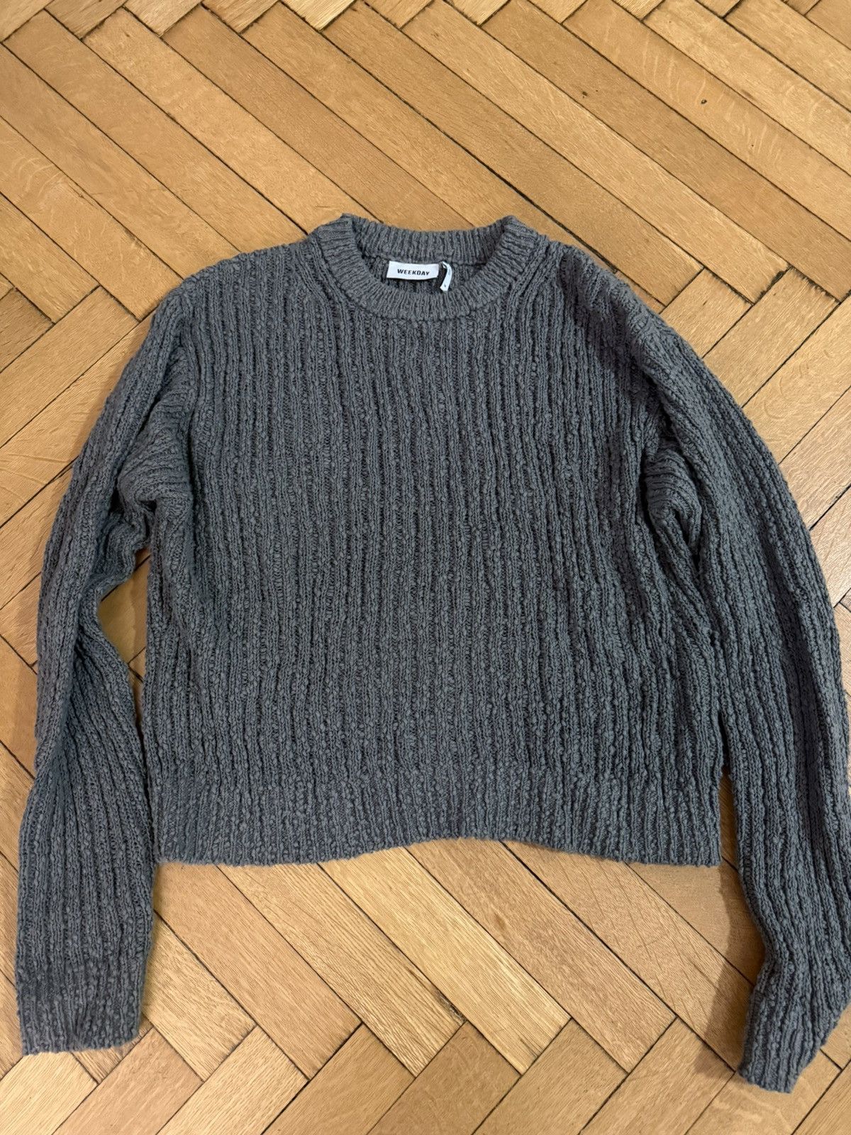 Weekday Weekday cropped sweater Size US M / EU 48-50 / 2 - 1 Thumbnail