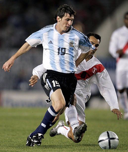 Adidas • 2004/2005 Argentina home kit jersey No.19 Messi Size US L / EU 52-54 / 3 - 4 Thumbnail