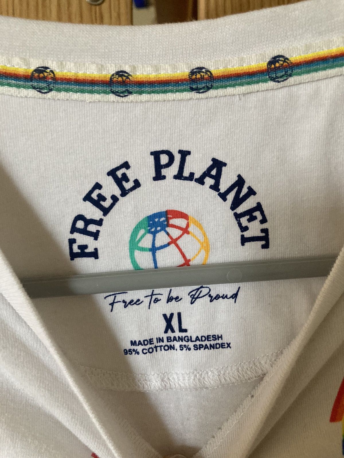 Free Planet Free Planet Rainbow White tee Size US XL / EU 56 / 4 - 4 Thumbnail