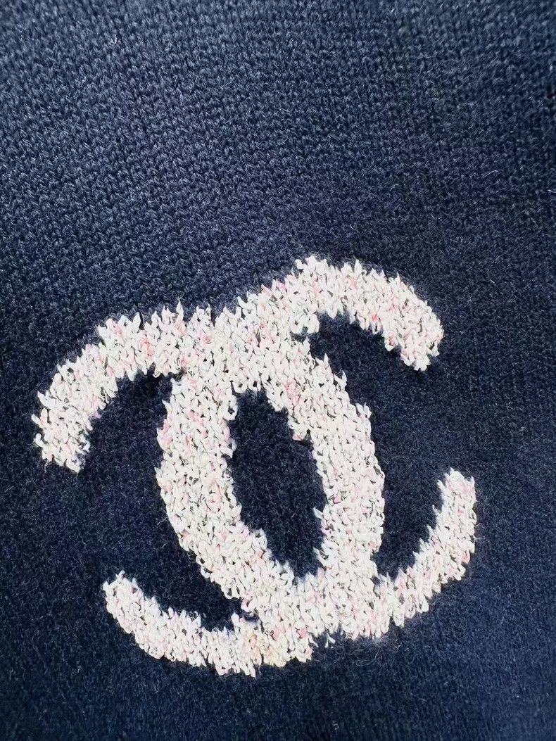 Chanel Chanel Large logo sweater Size XXS / US 00 / IT 34 - 3 Thumbnail