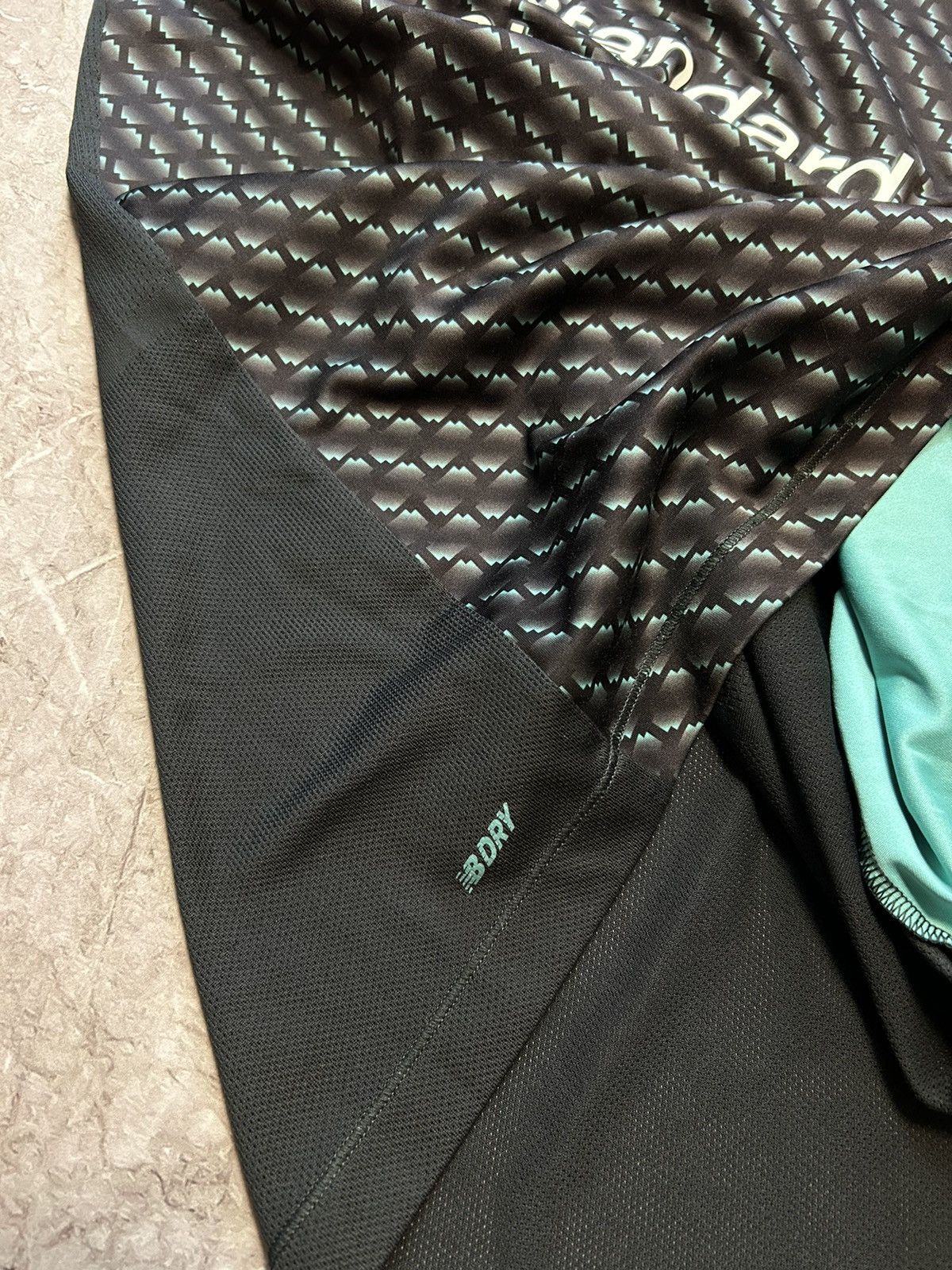 New Balance 2019 2020 Liverpool New Balance Away Third Kit Soccer Jersey Size US L / EU 52-54 / 3 - 10 Thumbnail