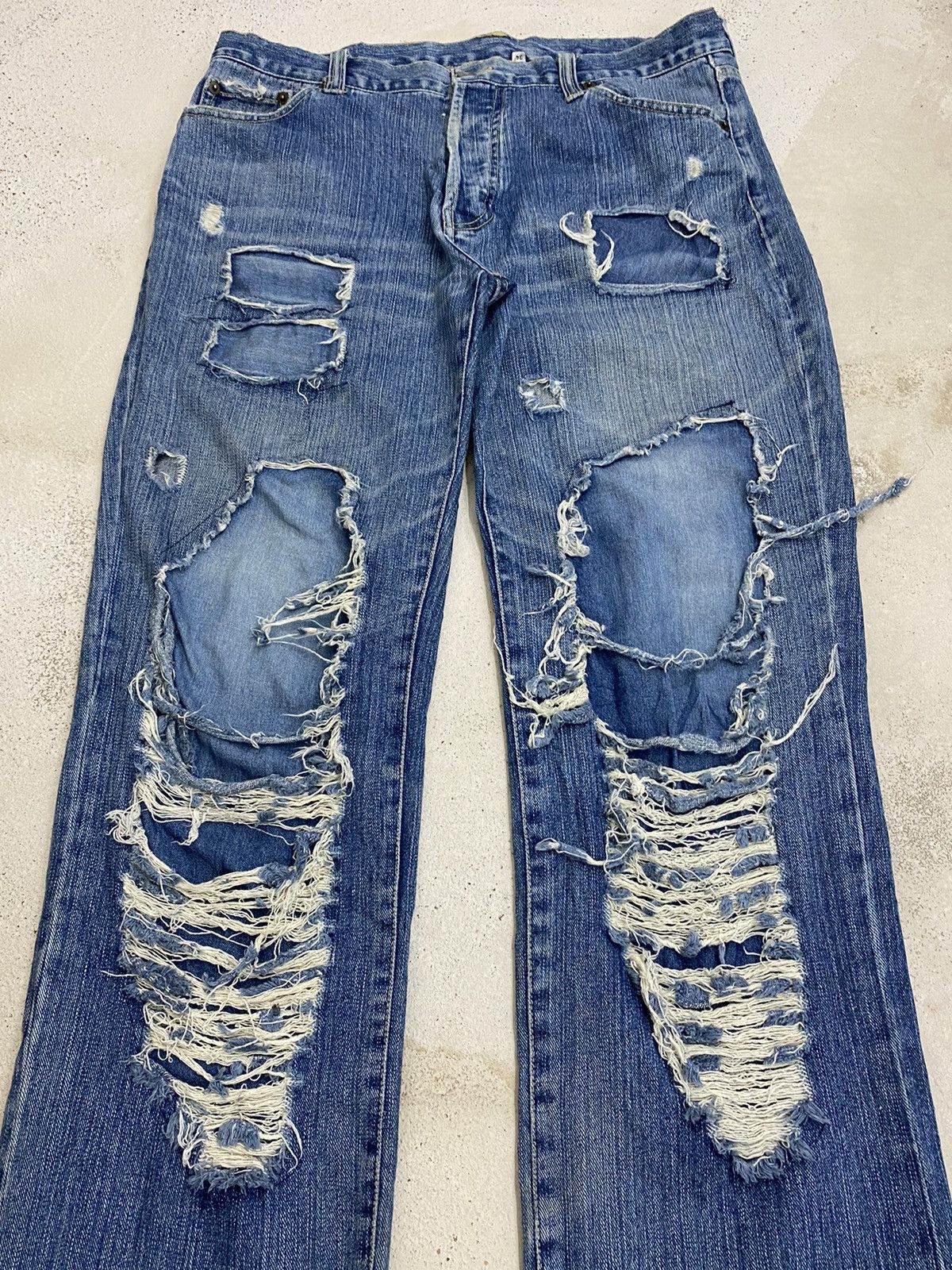 If Six Was Nine Universal Jean Ripped Distressed Art Patch Straight Cut Size US 34 / EU 50 - 3 Thumbnail