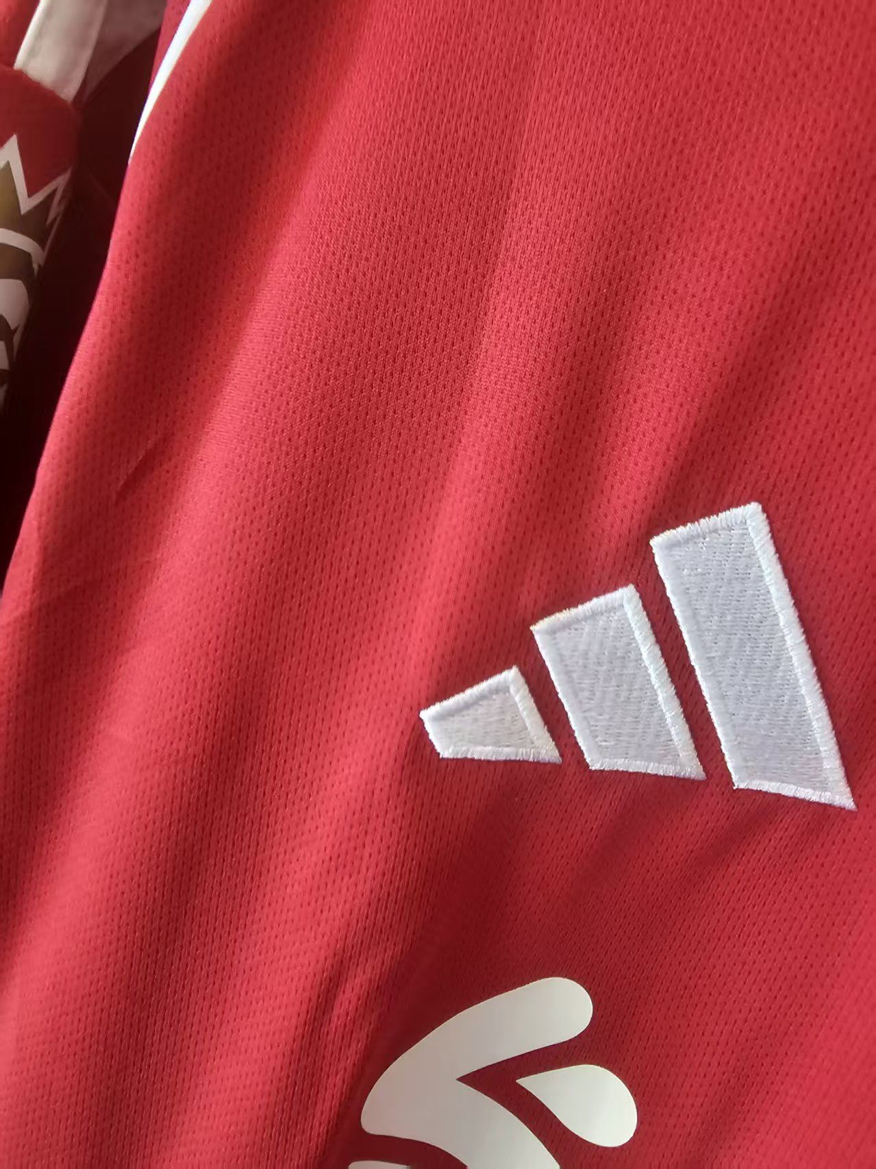 Other 10 Mac Allister Jersey 2025 26 Liverpool Size US XL / EU 56 / 4 - 2 Thumbnail