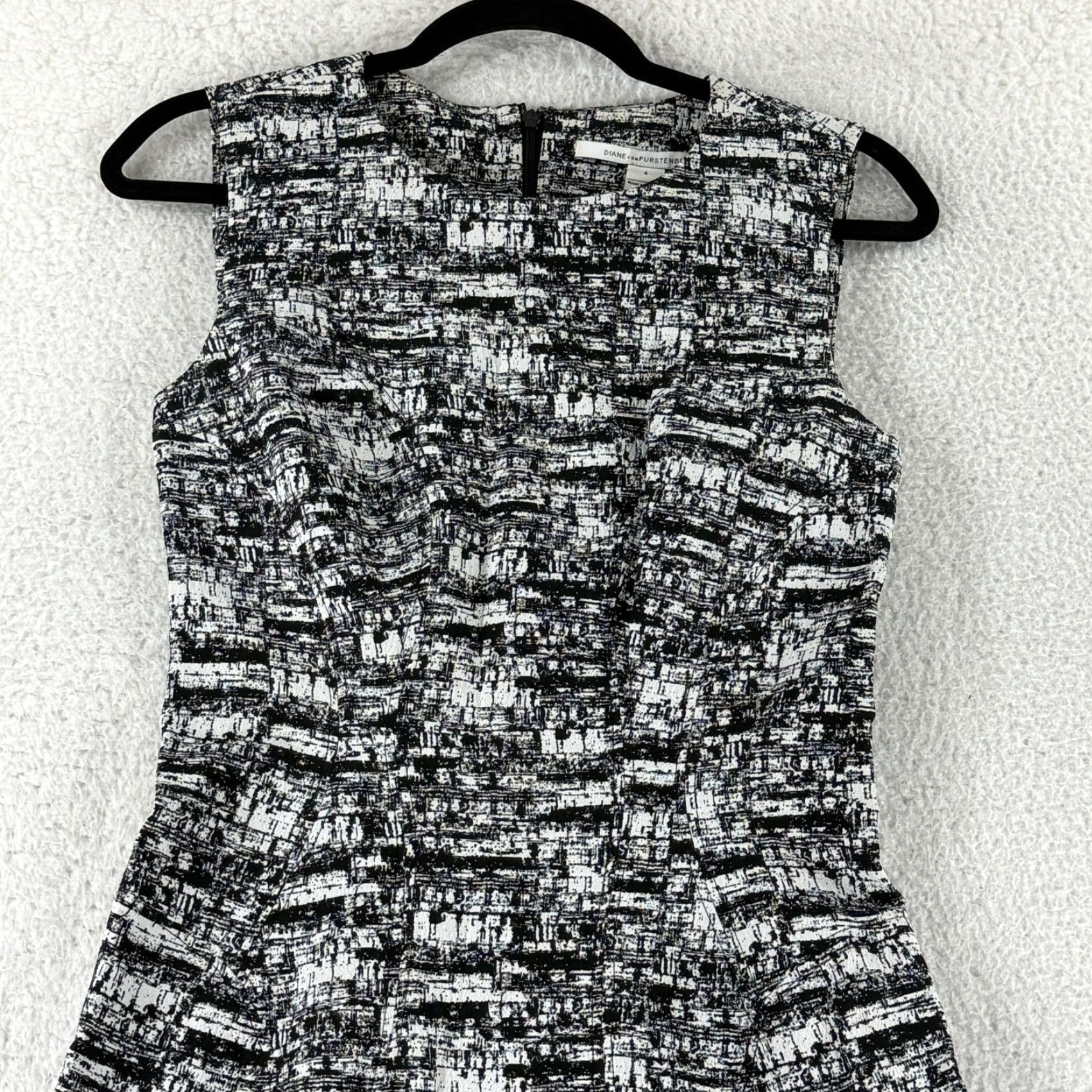 Diane von Furstenberg Diane von Furstenberg Jaelyn Dress Womens Size 4 Black Fit & Flare Ruffle Sleeveless Round Neck Casual Travel Party/Cocktail Geometric Pattern Size S / US 4 / IT 40 - 2 Thumbnail