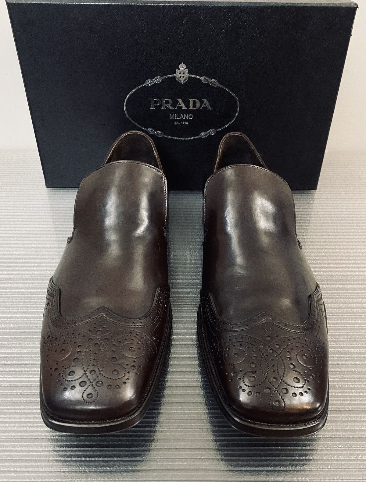 Prada Prada 🇮🇹 dk brown calf wingtip toe medallion loafer 9.5 NEW Size US 9.5 / EU 42-43 - 5 Thumbnail