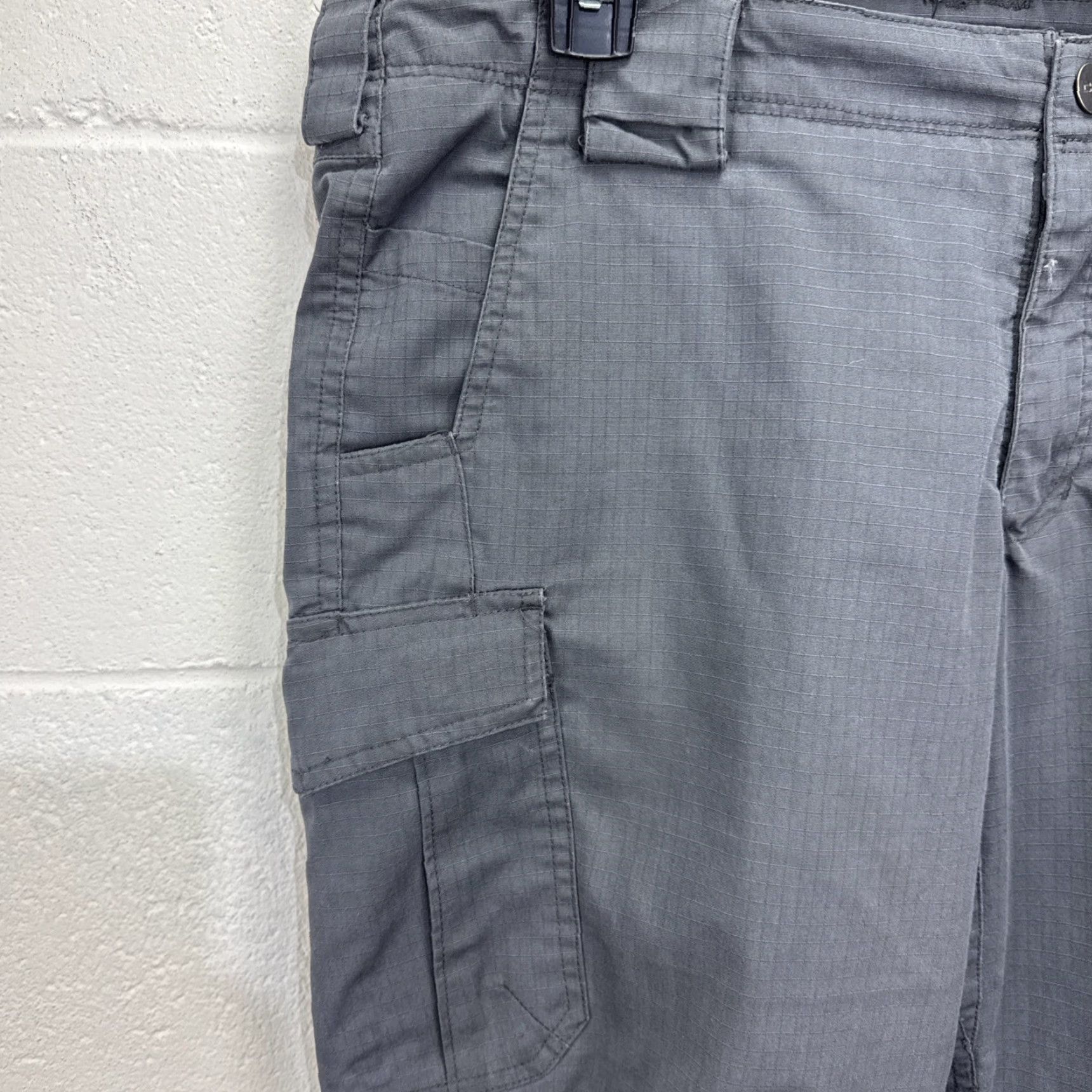 Vintage CQR Mens Cargo Pants Straight Leg Ripstop Outdoor Gray Size 34x28 34 Regular Water Resistant Pockets Khaki 2000s Tactical Men’s Pants Size US 34 / EU 50 - 2 Thumbnail