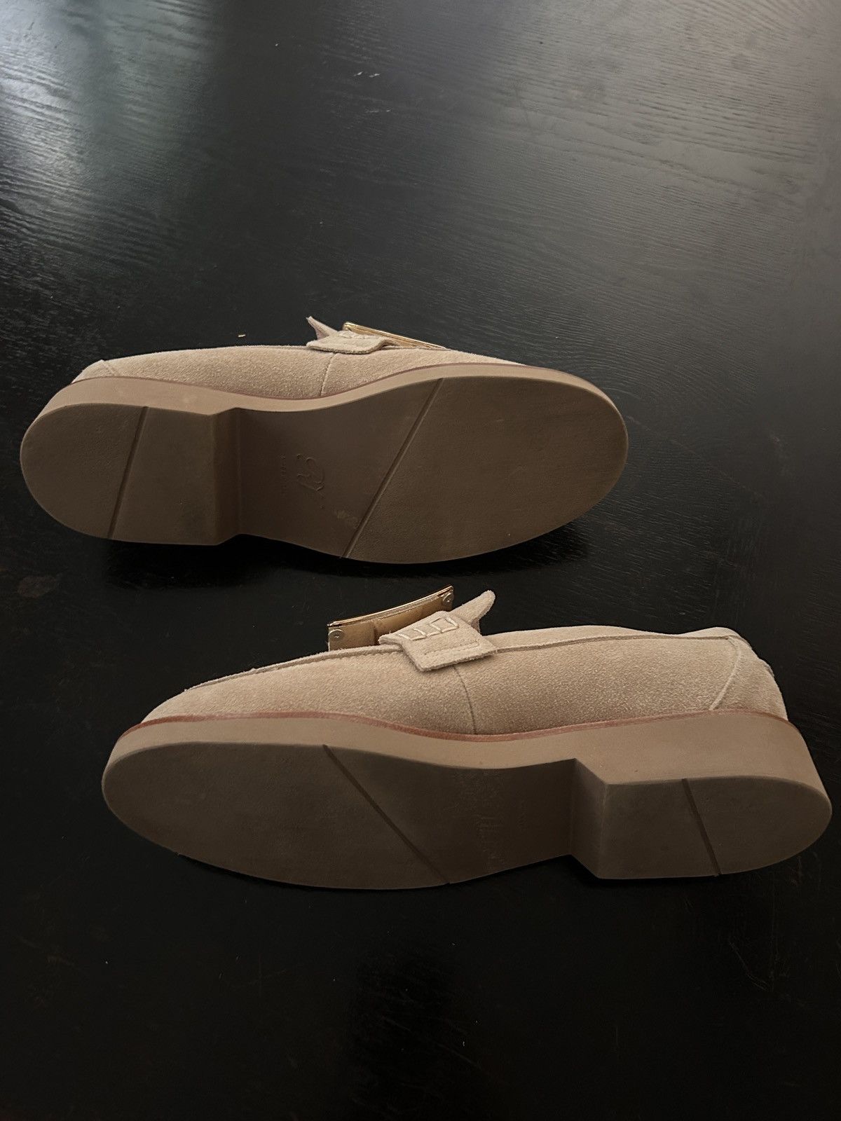 Roger Vivier Roger Vivier Loafers. Sz. 40 Beige with oversized buckle Size US 10 / IT 40 - 5 Thumbnail