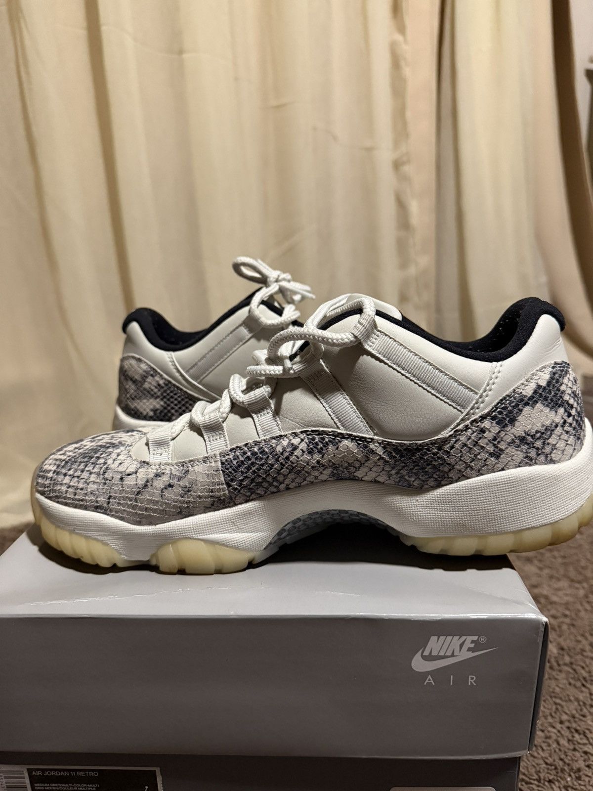 Jordan Brand Air jordan 11 low snakeskin lightbone Size US 11.5 / EU 44-45 - 1 Thumbnail