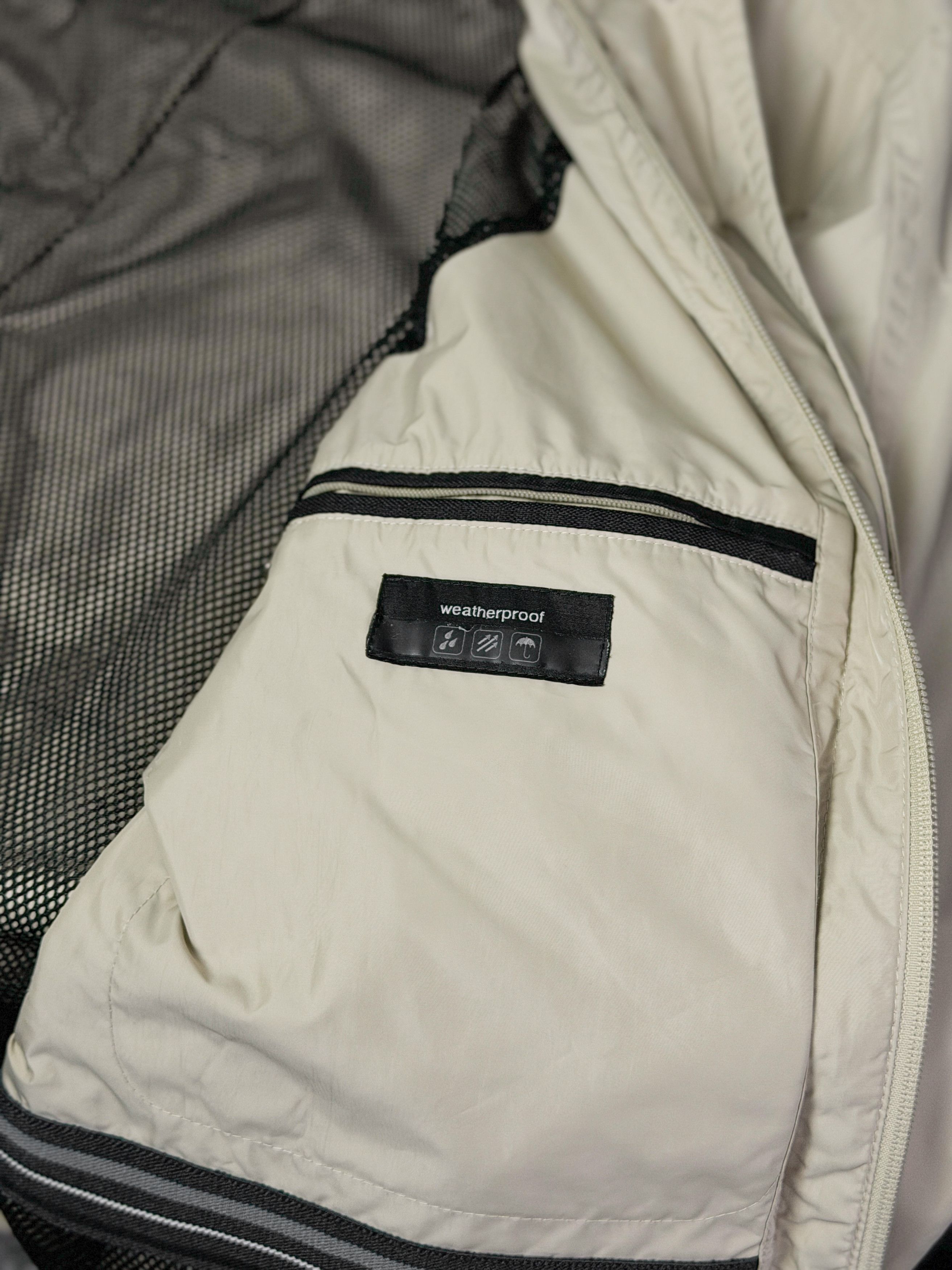 Hugo Boss HUGO BOSS Vintage Men’s Waterproof Jacket Size US L / EU 52-54 / 3 - 7 Thumbnail