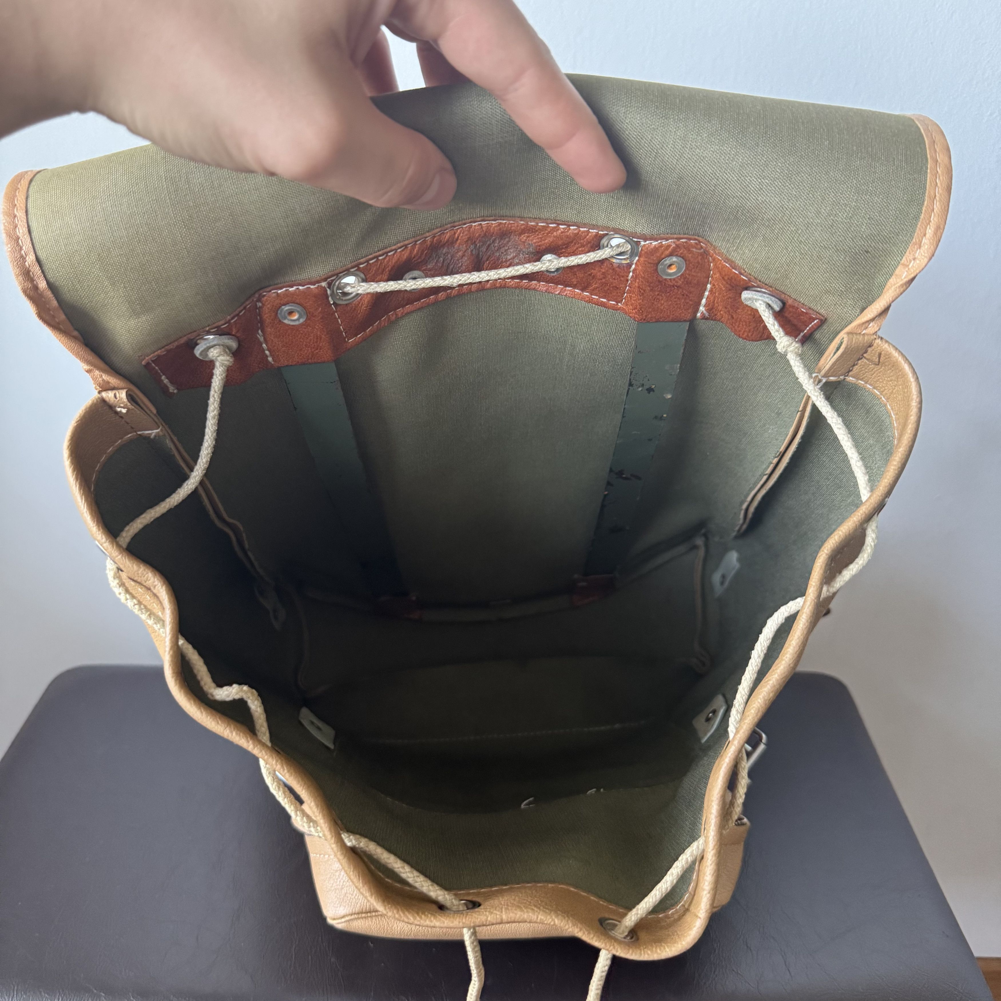 Japanese Brand × Vintage Vintage Army Military Hiking Riri 30s Leather Backpack Size ONE SIZE - 14 Thumbnail