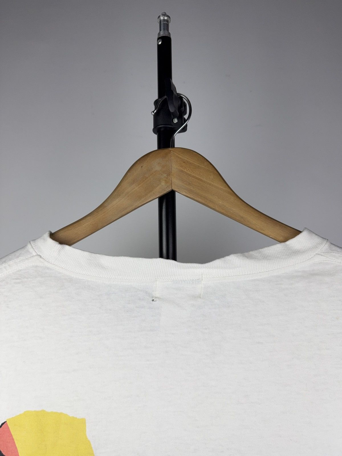Vintage Vintage 1989 Fiji Abstract Graphic T-Shirt White 80s Art Size US XL / EU 56 / 4 - 13 Thumbnail
