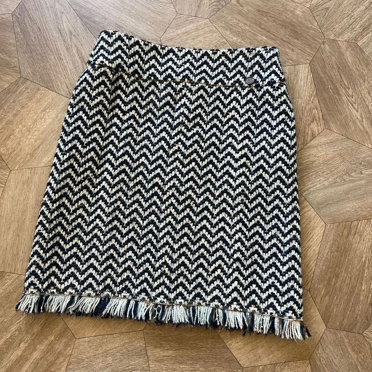 Chanel CHANEL COCO MARK SKIRT WOOL Size 26" / US 2 / IT 38 - 5 Thumbnail