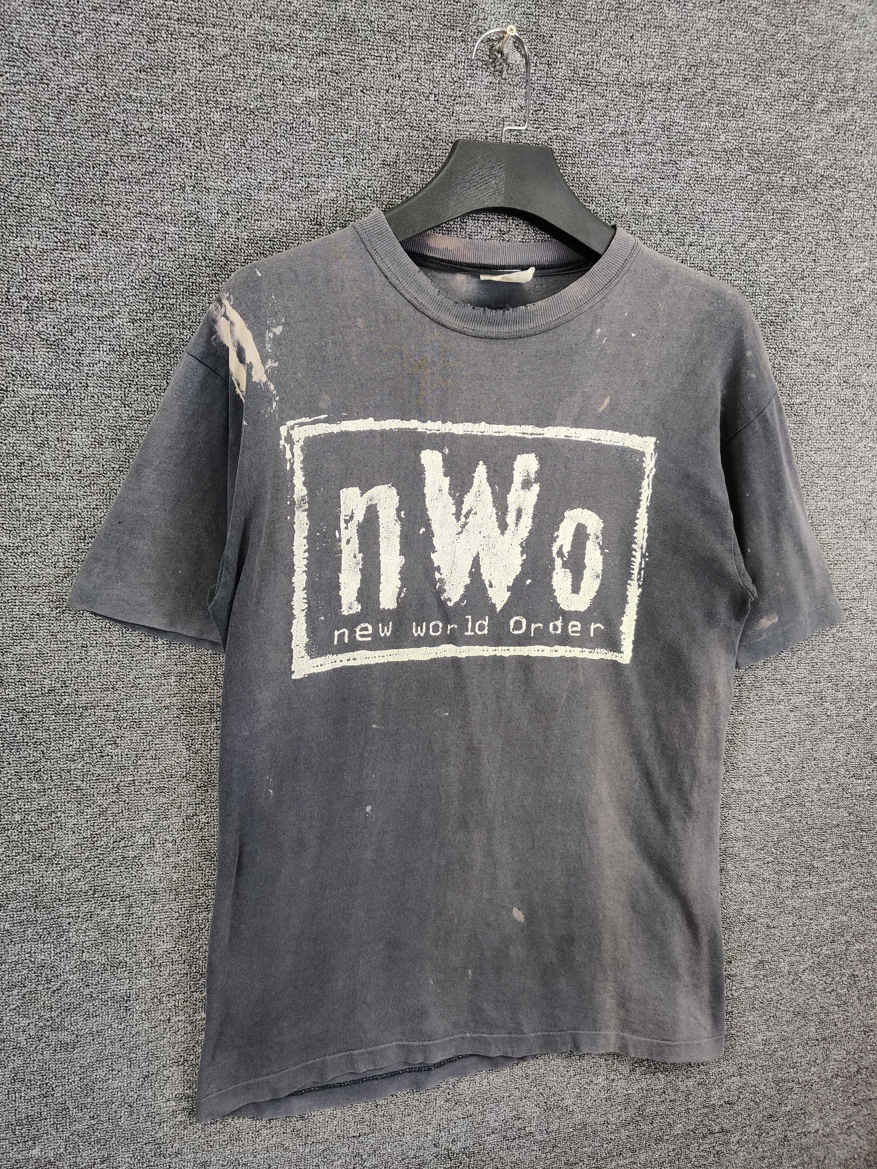 Vintage Vintage Thrashed 90s New World Order NWO Distressed Tshirt Size US L / EU 52-54 / 3 - 4 Thumbnail