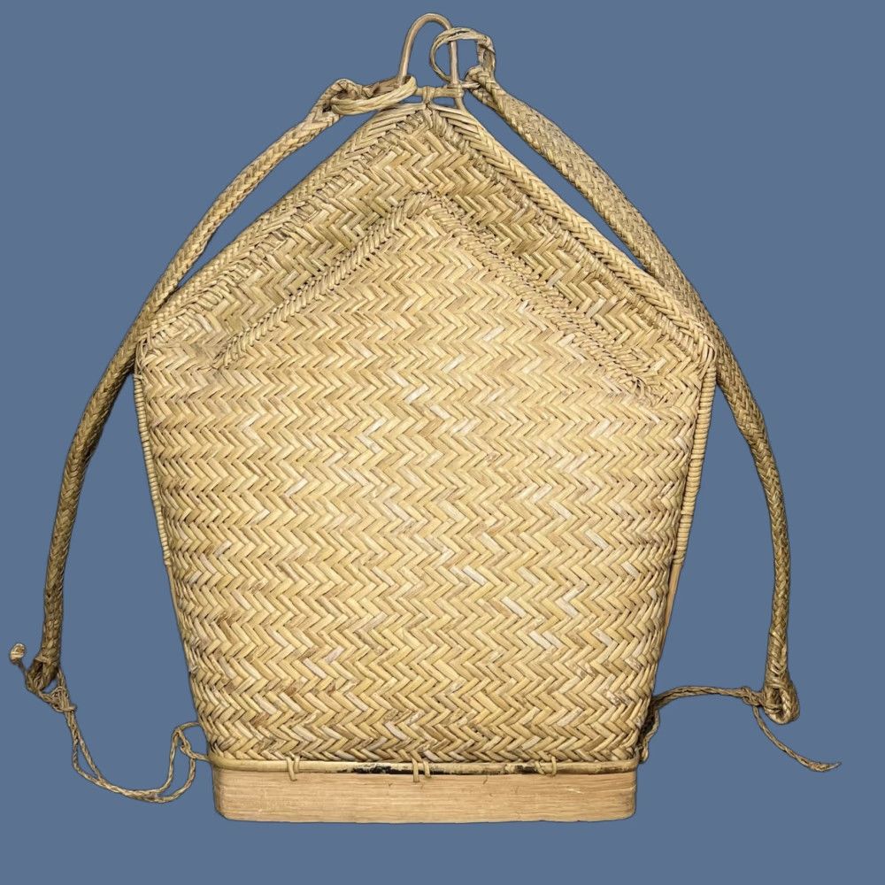 VINTAGE Pasiking HandMade Woven Bag Backpack Tan Beige Bamboo BOHO 1970s Ethnic/Peasant Bag 21”x16”x5.5” Mens Womens (if applicable)