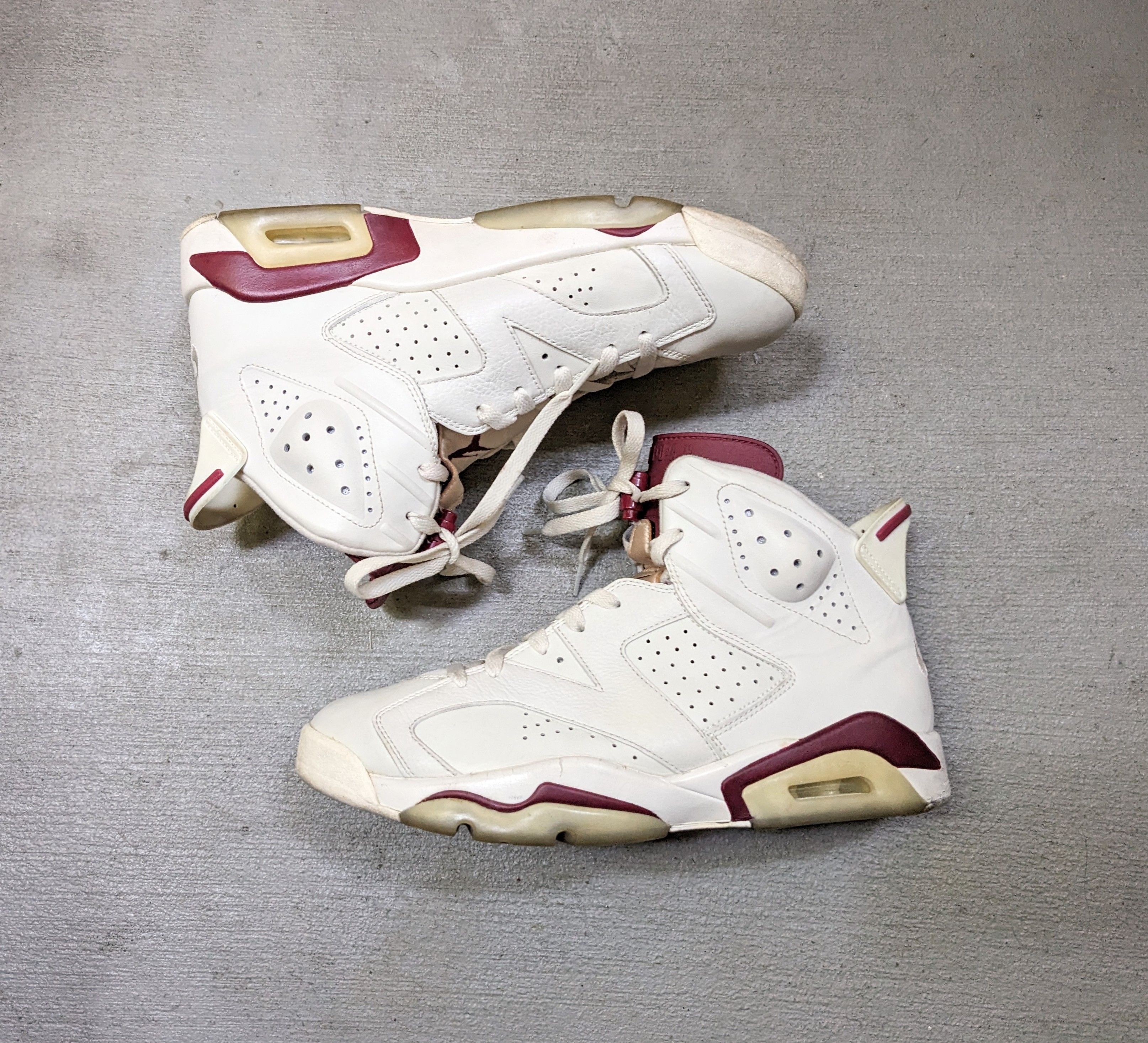 Jordan Brand × Nike Nike Air Retro Jordan 6 Maroon Size 10.5 2015 384664-116 Size US 10.5 / EU 43-44 - 1 Thumbnail