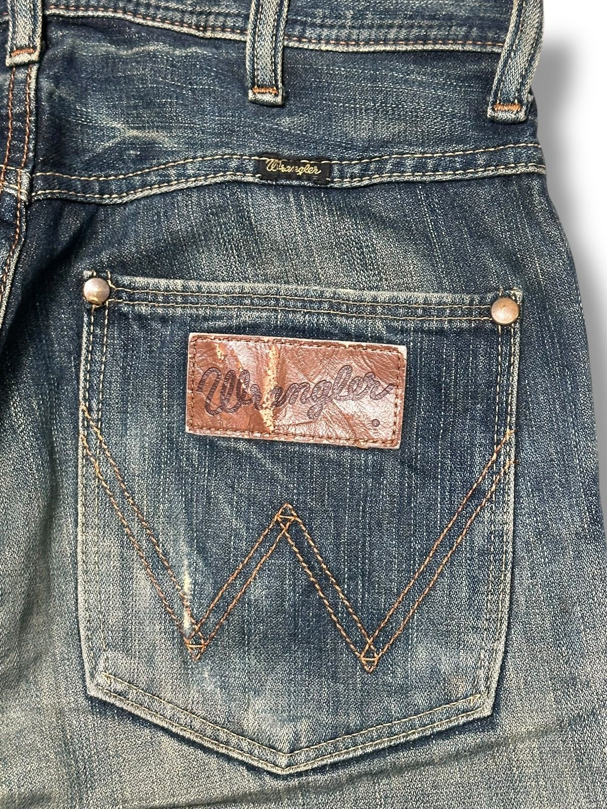 Wrangler Wrangler Vintage Rare Drop Design With Flare and Faded Wash Size US 31 - 8 Thumbnail