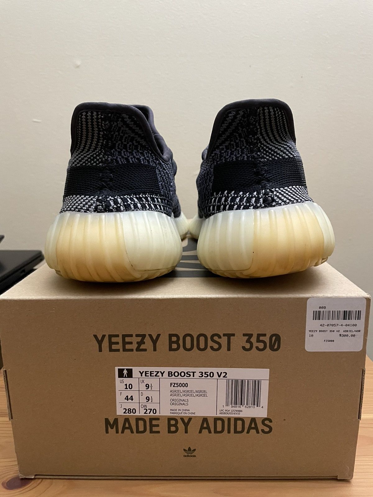 Adidas × Yeezy Yeezy Boost 350 Carbon Size US 10 / EU 43 - 5 Thumbnail