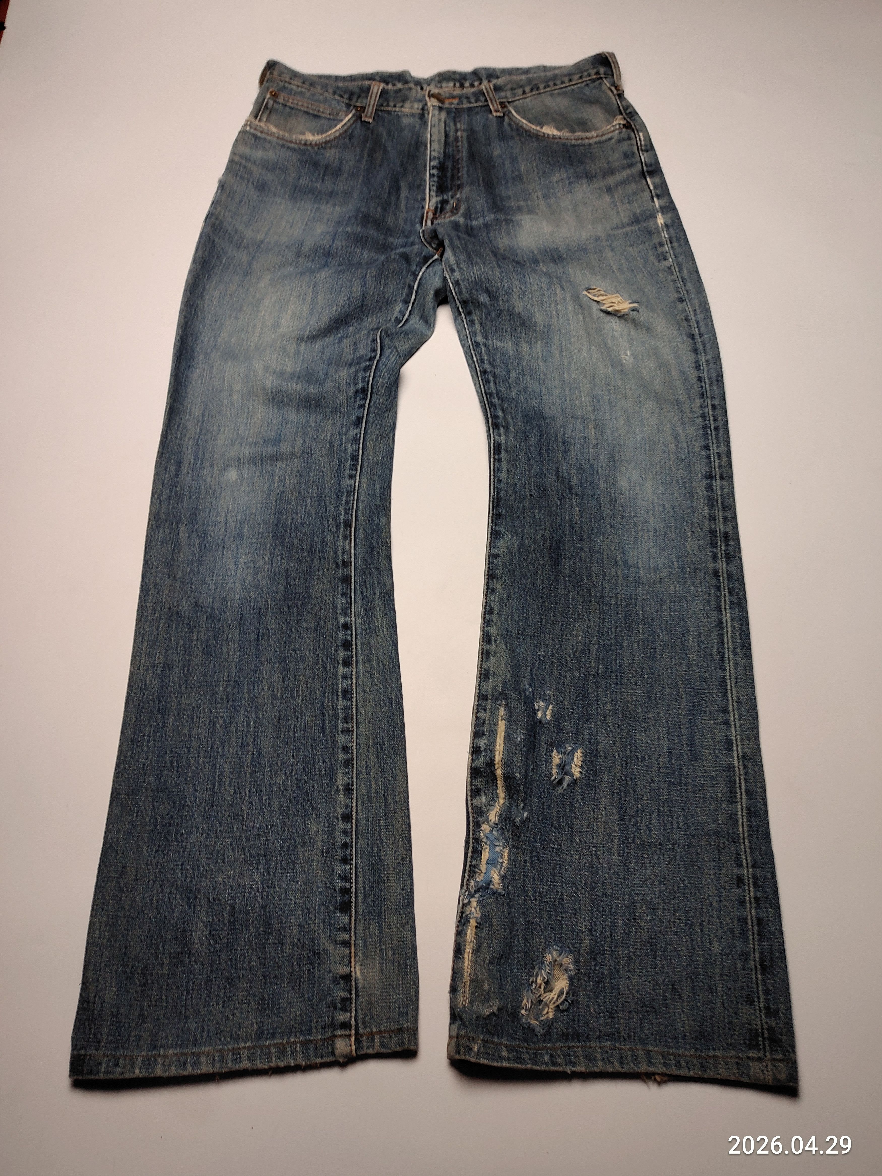 Wrangler Vintage Wrangler Jeans Blue Wash Distressed Denim Size US 34 / EU 50 - 1 Thumbnail