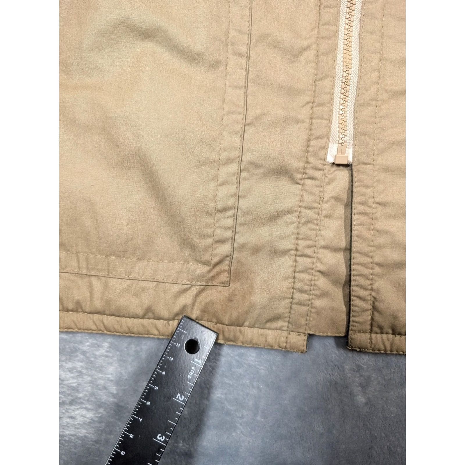 Izod VINTAGE Izod Lacoste Chore coat Mens Large Beige Wool Lined Full Zip Jacket Size US L / EU 52-54 / 3 - 7 Thumbnail