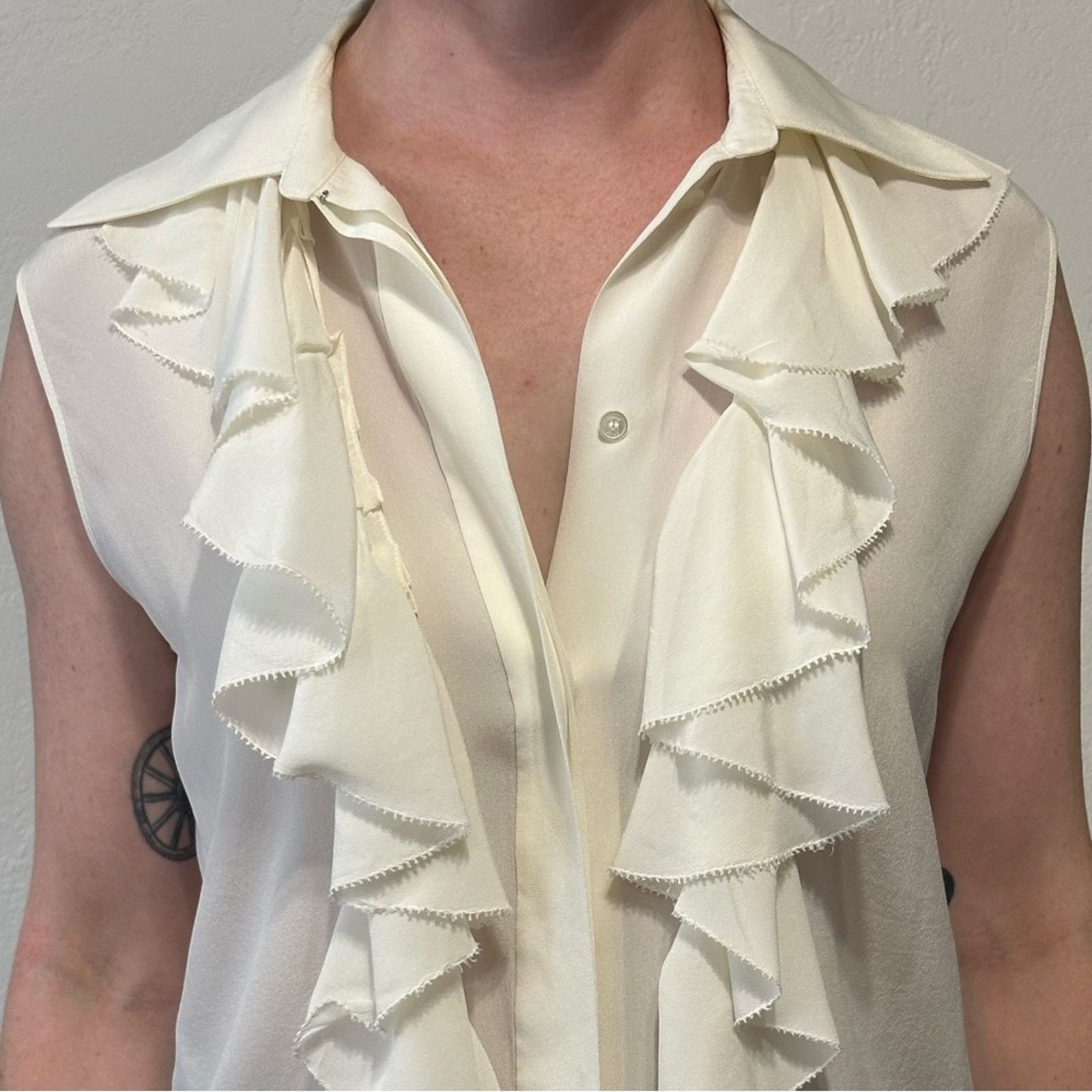 Chloe '15 Romantic Ruffle Silk Blouse in Milk FR 36 Sleeveless Size XS / US 0-2 / IT 36-38 - 5 Thumbnail