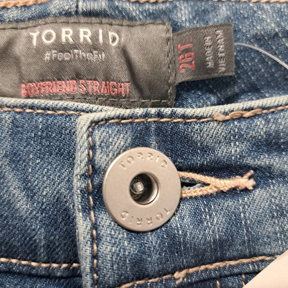 Other Torrid Boyfriend Straight Vintage Stretch Distressed Mid Rise Jean Size 26 Tall Size 24" / US 00 / IT 34 - 9 Thumbnail