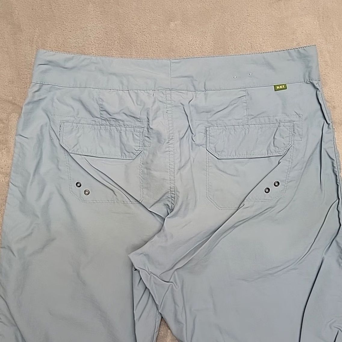 Vintage REI pants Womens 12 Blue Nylon Crop Capri Hike Outdoor UPF 50 Lightweight Travel Size 34" / US 12 / IT 48 - 7 Thumbnail