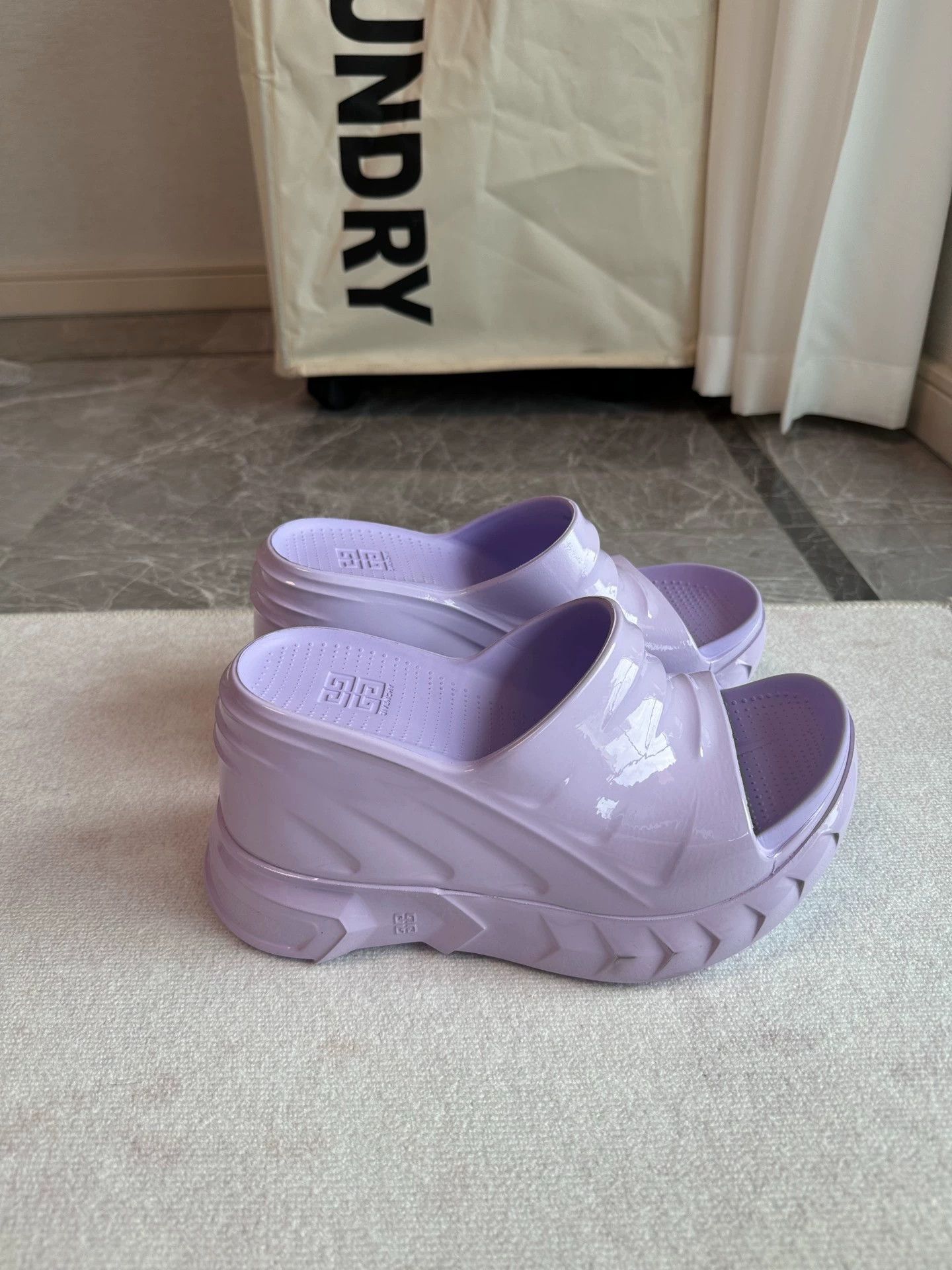 Givenchy Givenchy Marshmallow 10cm lilac mules 35-40 Size US 5.5 / IT 35.5 - 3 Thumbnail