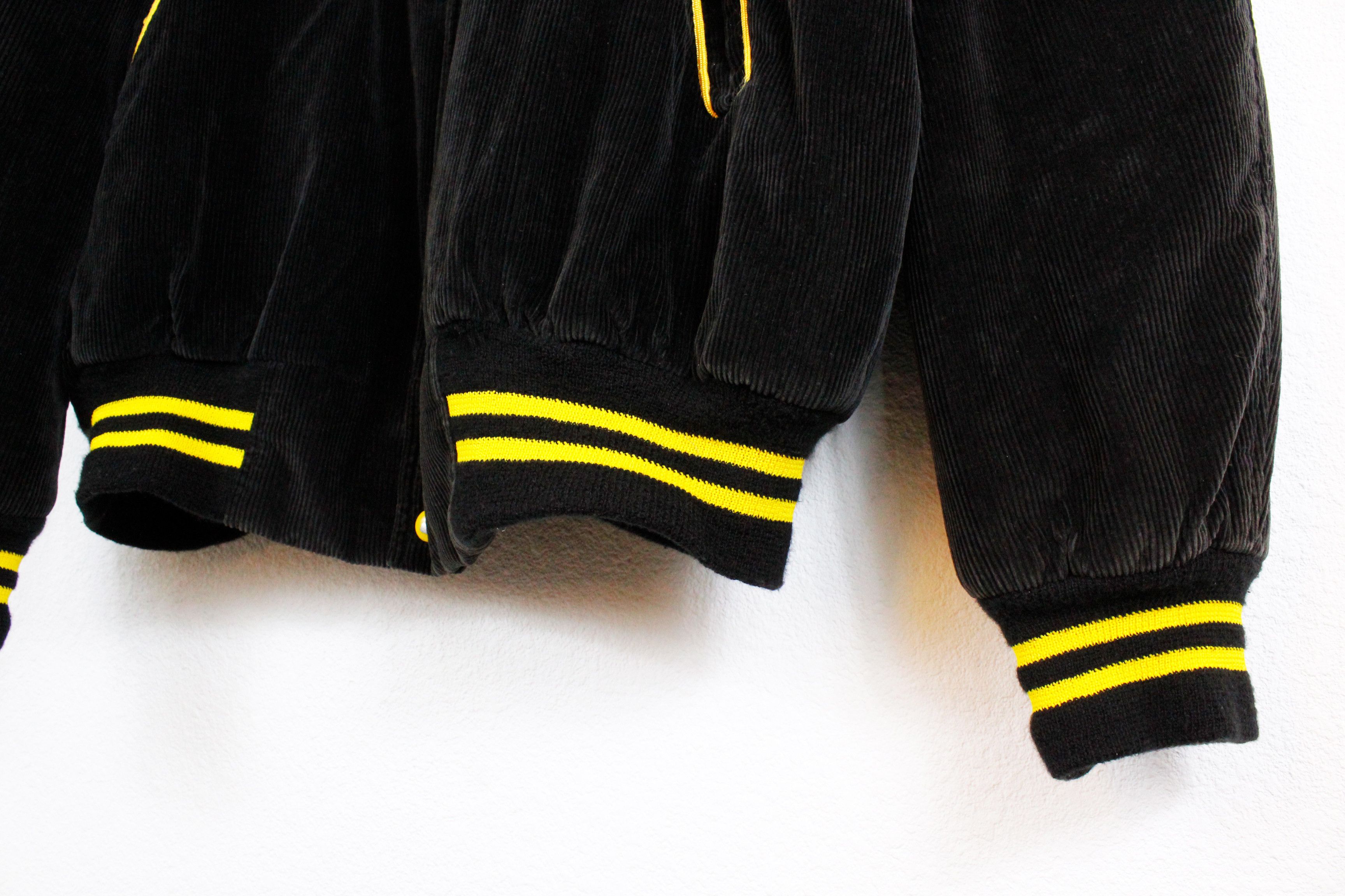 Vintage Vintage Bells Tavistock Corduroy Varsity Bomber Jacket Size US M / EU 48-50 / 2 - 6 Thumbnail