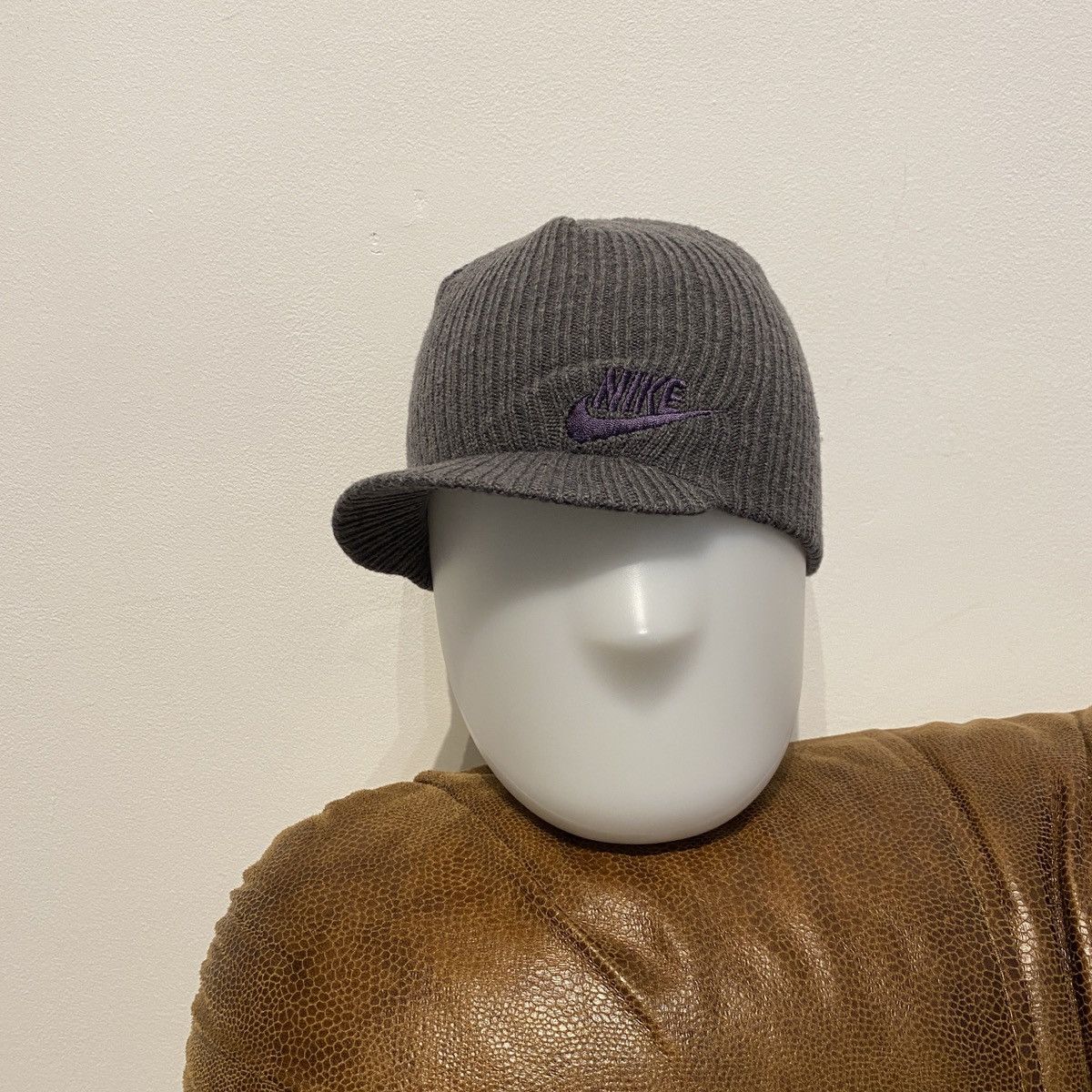 Nike Nike grey snowboard hat Size ONE SIZE - 1 Thumbnail