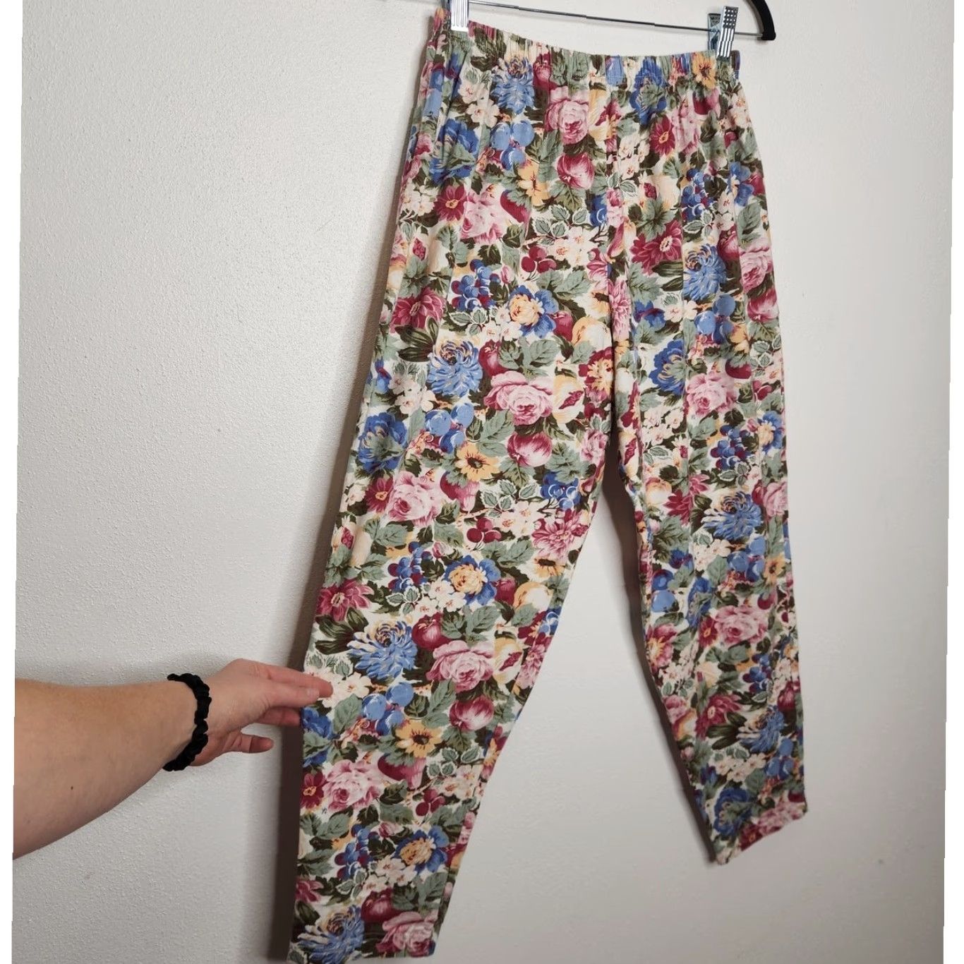 Vintage VINTAGE Floral Stretch Elastic Pants Sweats Bottoms One Size Women Size 42" / US 20 - 2 Thumbnail