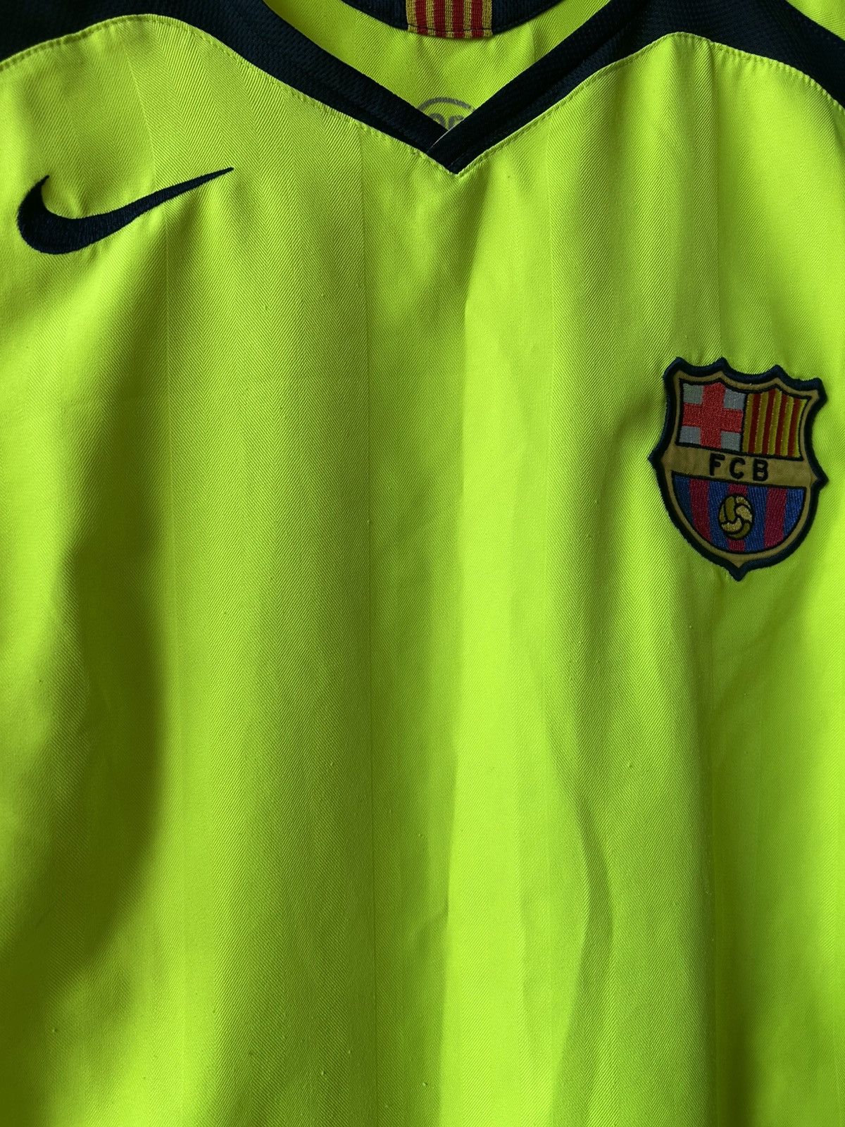 Nike Nike Barcelona 2005/06 Away Soccer Jersey Y2K Blokecore Size US S / EU 44-46 / 1 - 7 Thumbnail