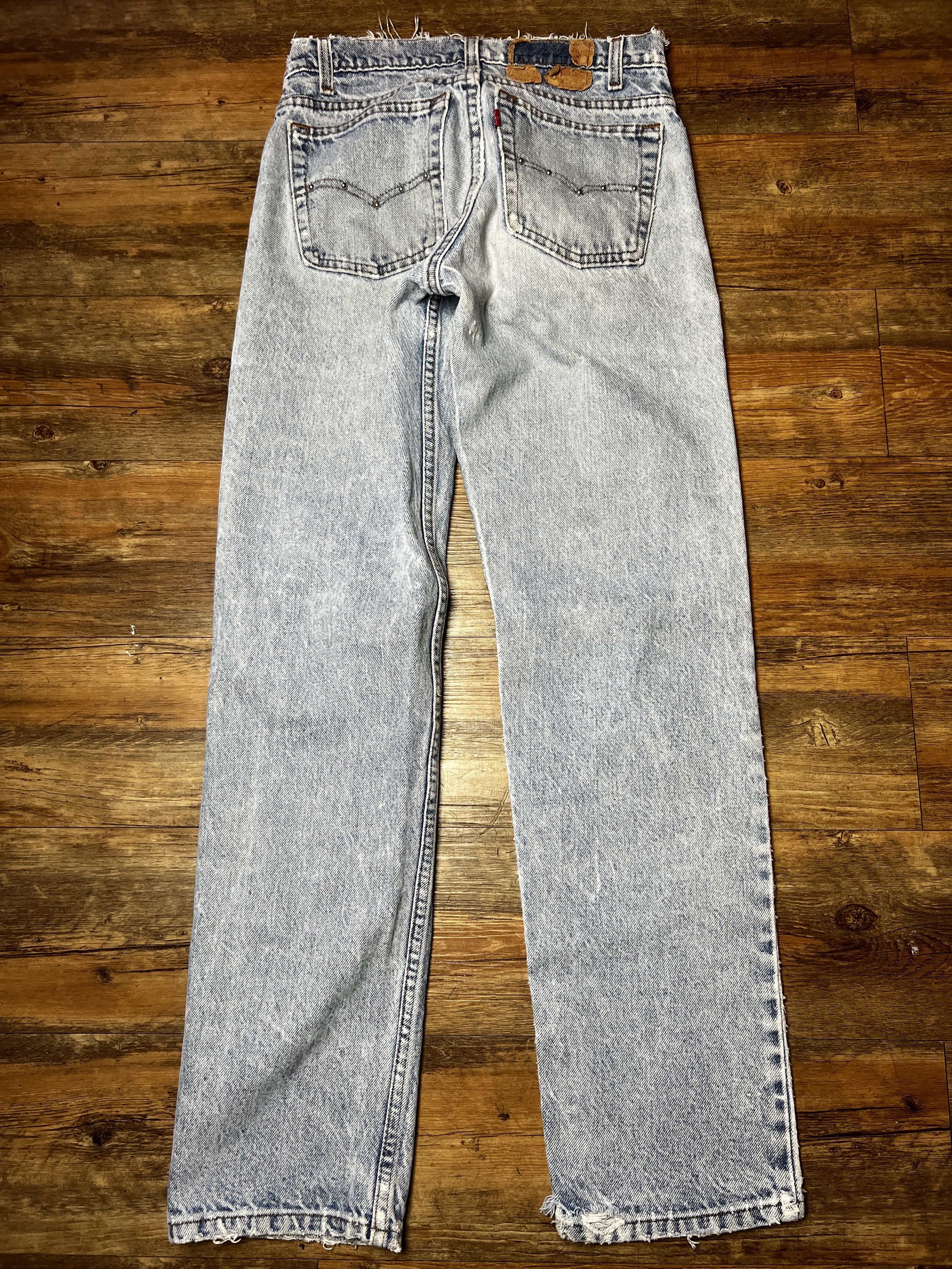 Levi's Vintage Clothing Vintage Levi's Light Blue Denim Jeans with Studded Pockets Size US 28 / EU 44 - 8 Thumbnail
