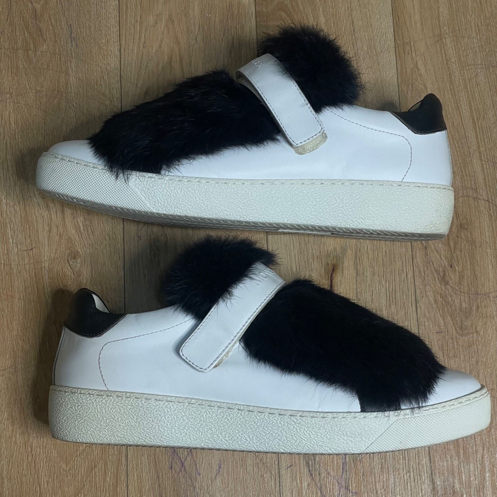 Moncler MONCLER women's shoes sneakers leather LUCIE FUR Low Top Size US 9 / IT 39 - 3 Thumbnail