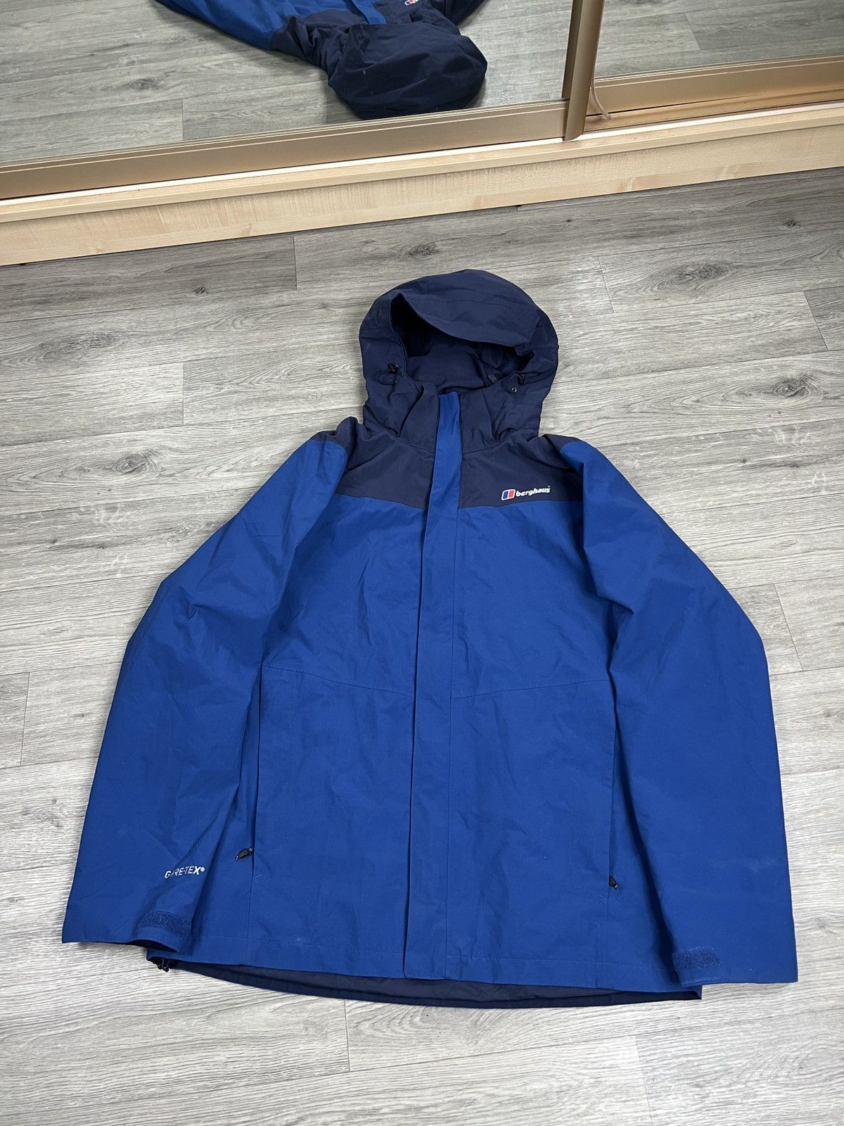 Berghaus Men's Hillwalker Gore-Tex InterActive Jacket - Blue/Dark Size US XL / EU 56 / 4 - 3 Thumbnail